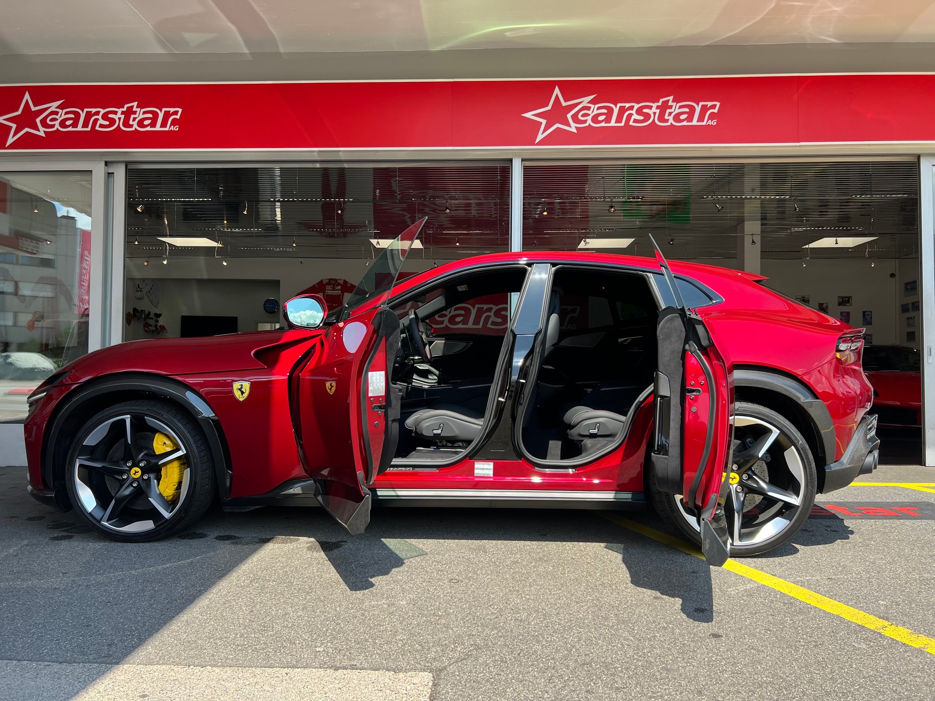 FERRARI Purosangue 6.5 V12-showroom-element-3