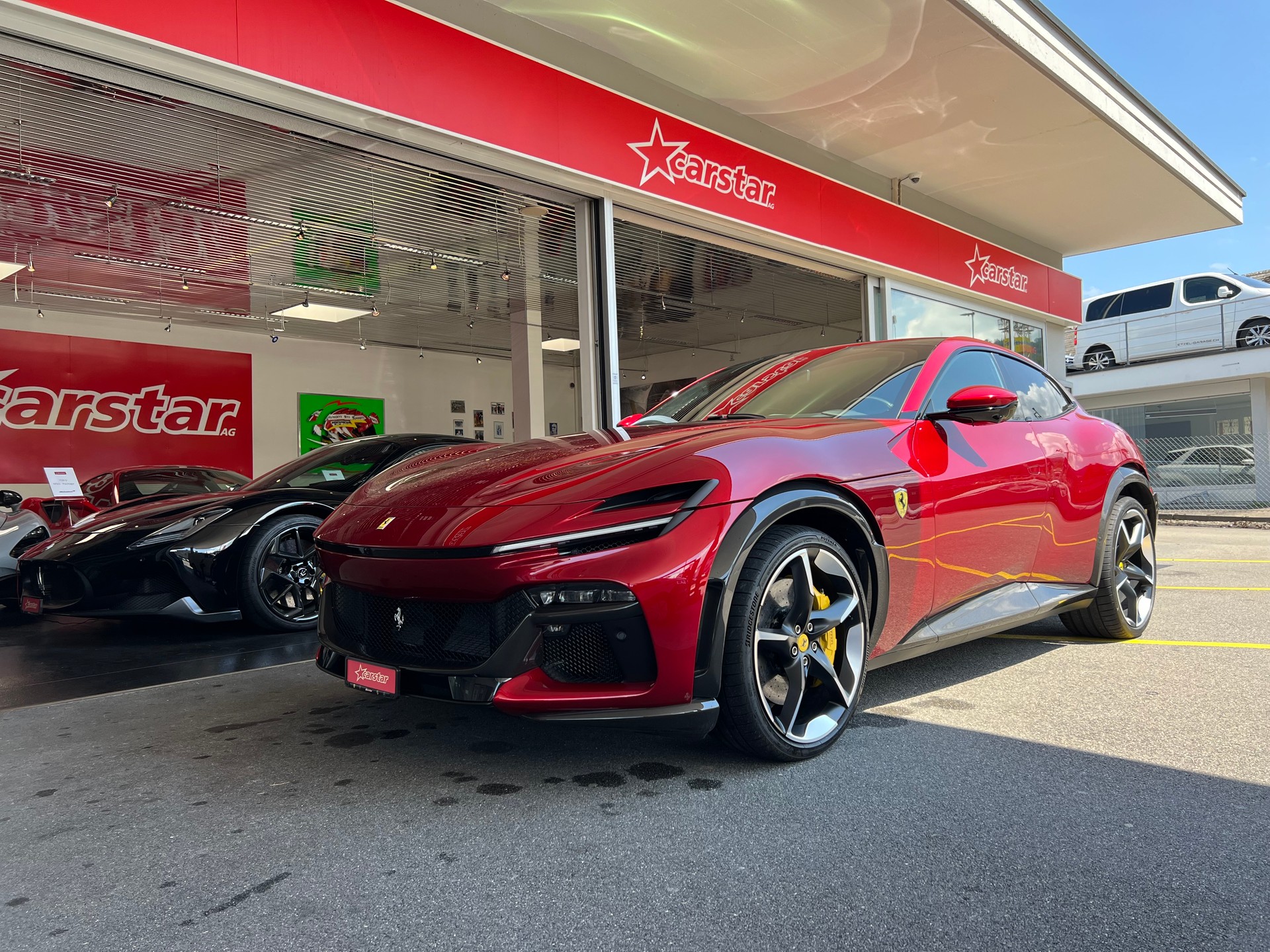 FERRARI Purosangue 6.5 V12-showroom-element-1