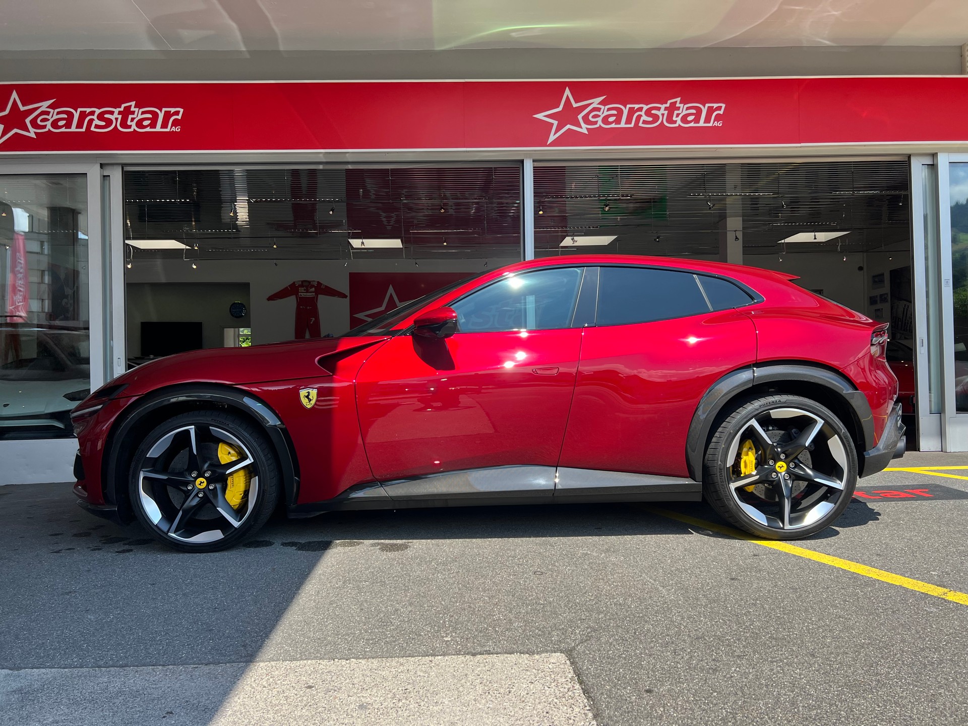 FERRARI Purosangue 6.5 V12