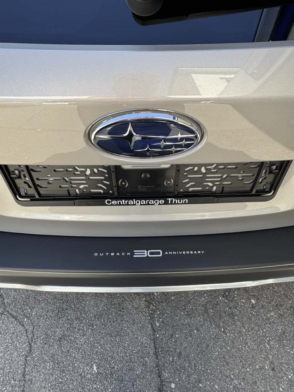 SUBARU Outback 2.5i 30th Anniversary Edition-image-3