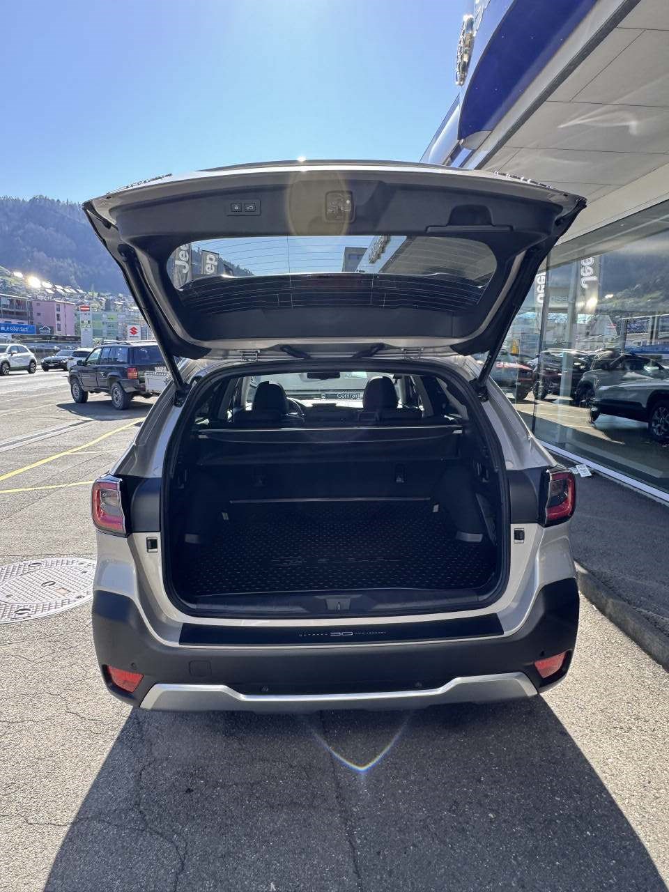 SUBARU Outback 2.5i 30th Anniversary Edition-image-4