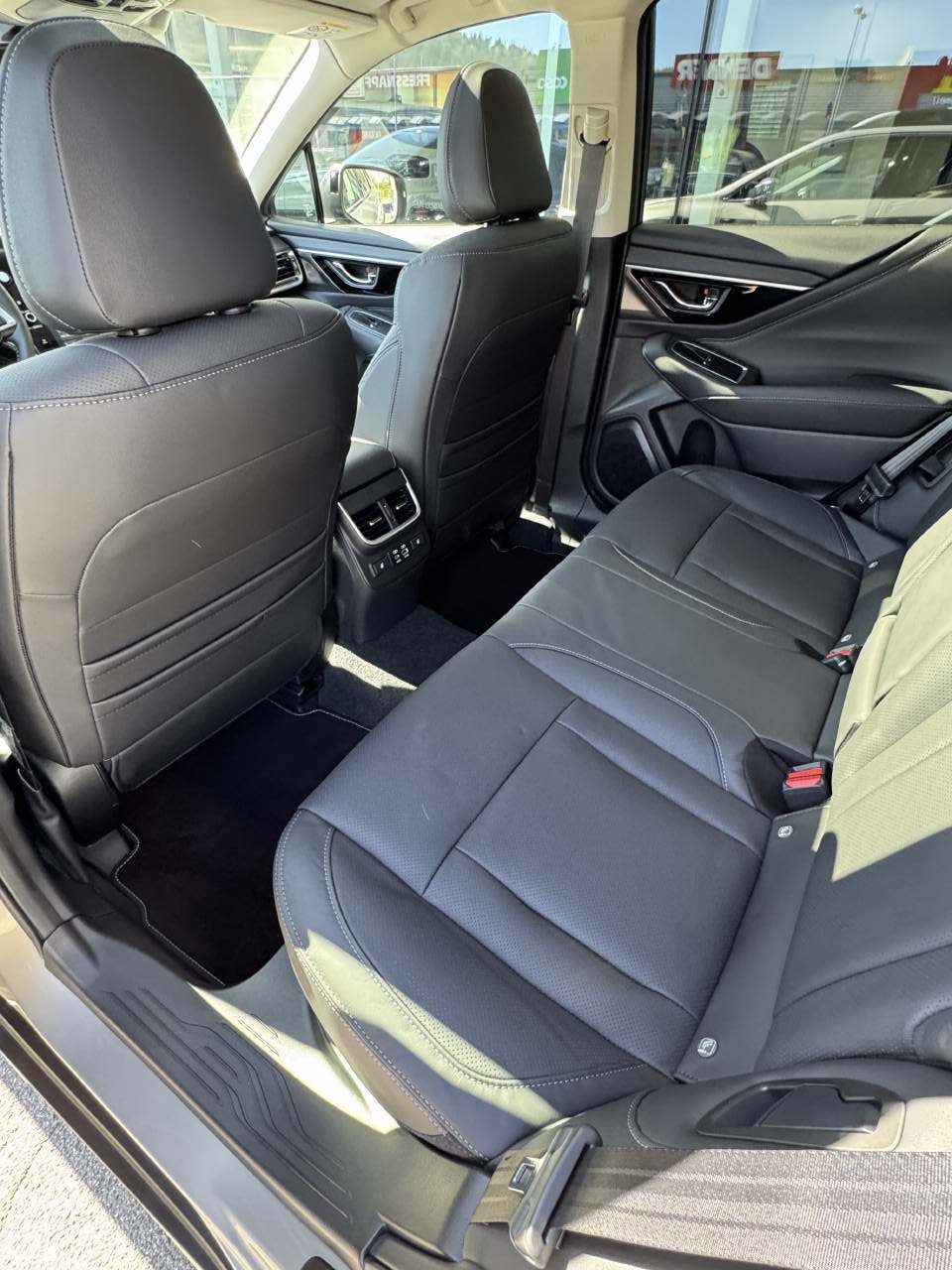 SUBARU Outback 2.5i 30th Anniversary Edition-image-6