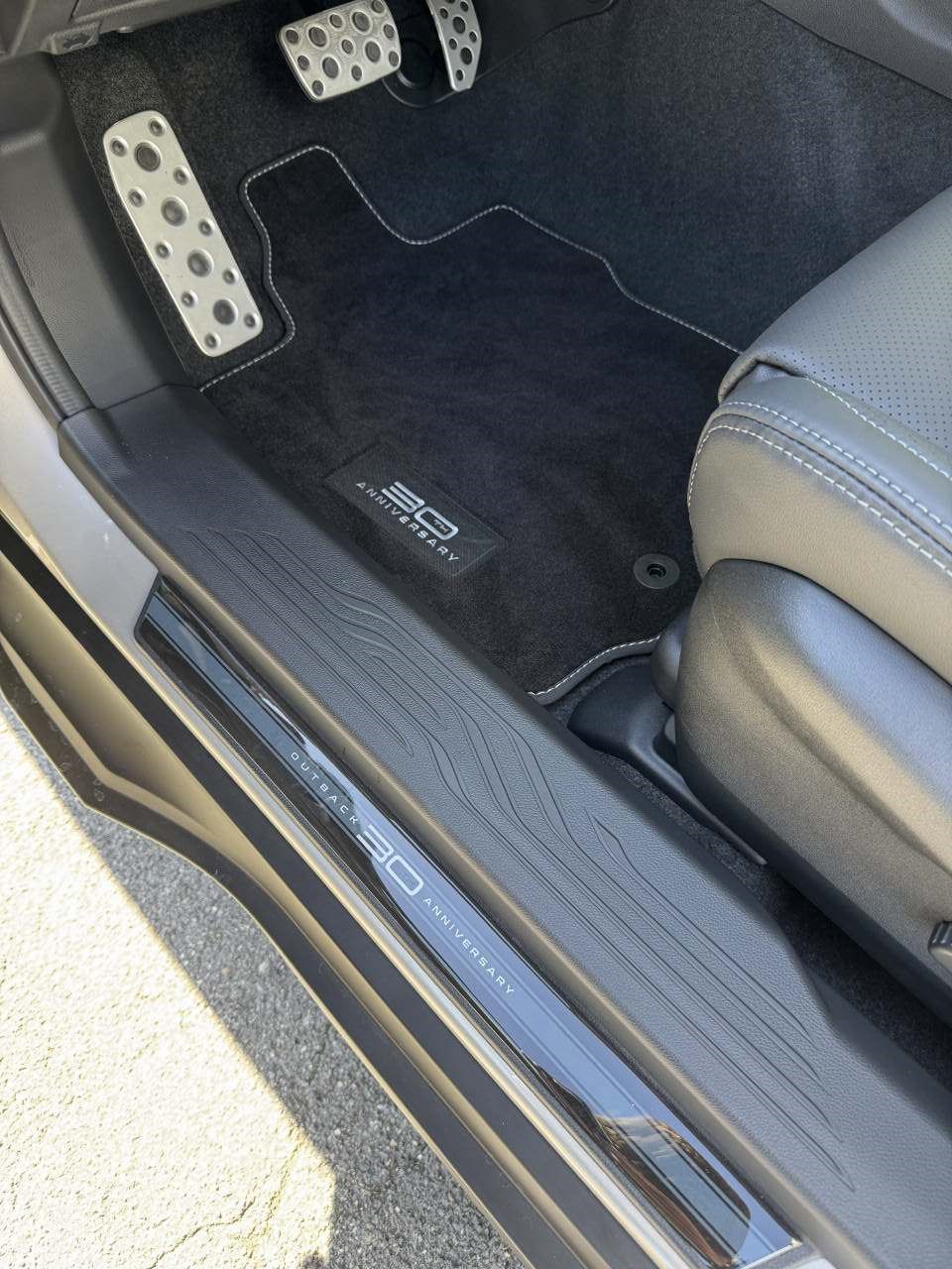 SUBARU Outback 2.5i 30th Anniversary Edition-image-7