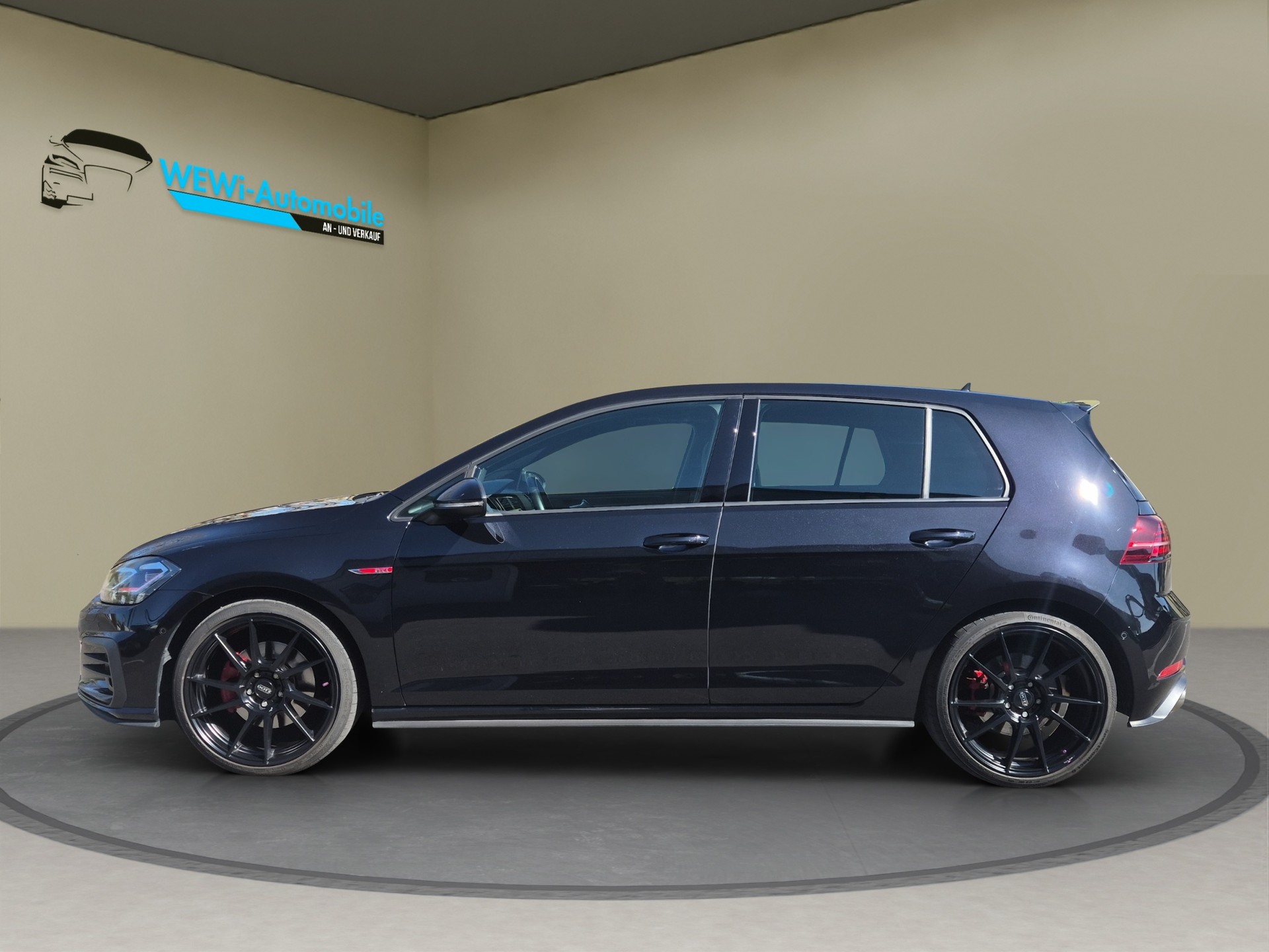VW Golf 2.0 TSI GTI-showroom-element-1