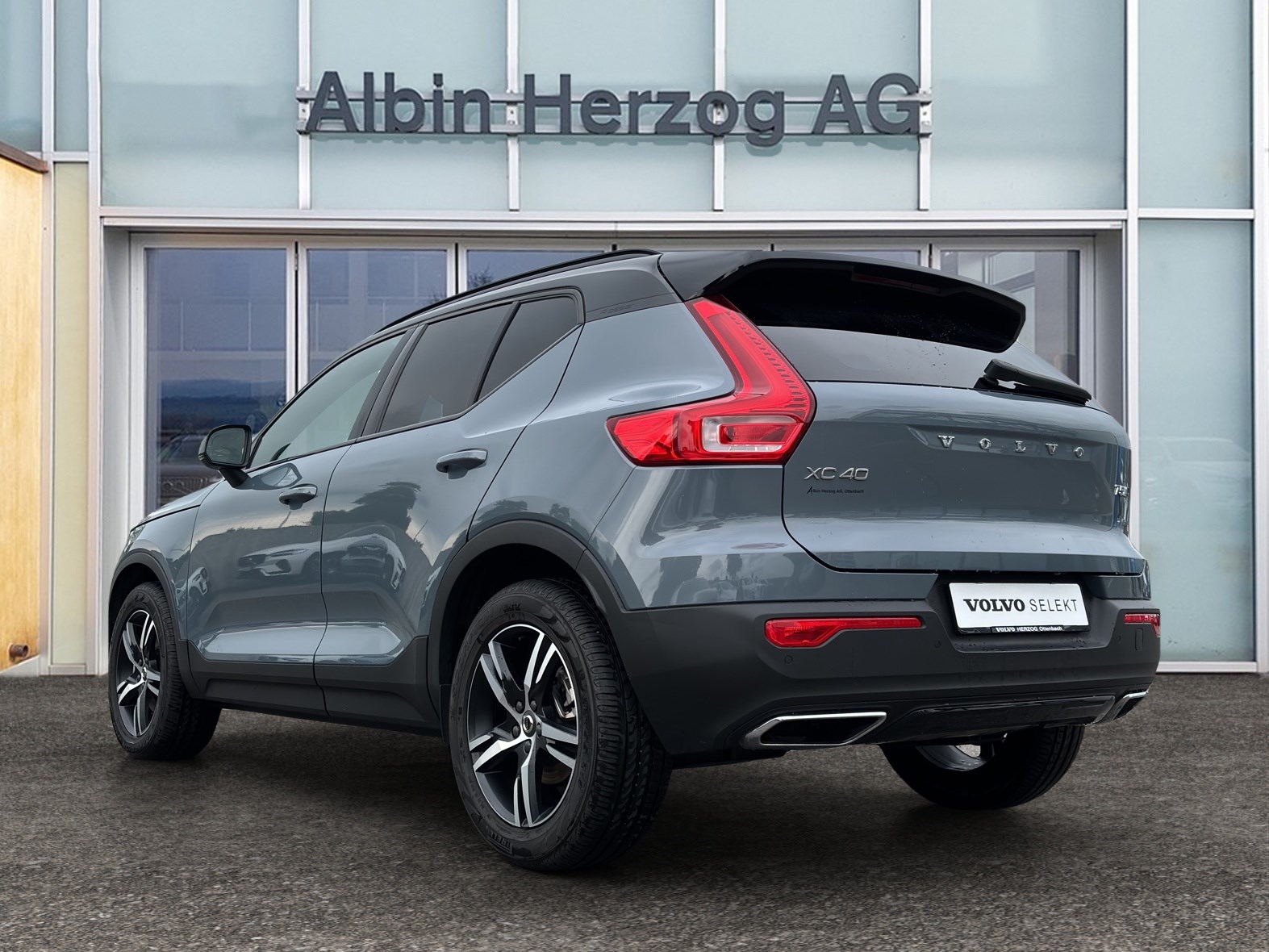 VOLVO XC40 2.0 T5 R-Design AWD-showroom-element-2