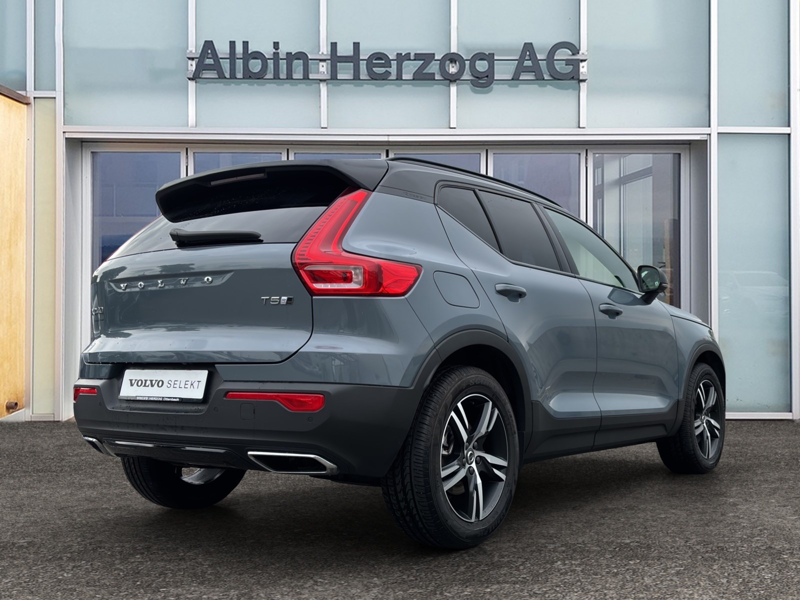VOLVO XC40 2.0 T5 R-Design AWD-showroom-element-3