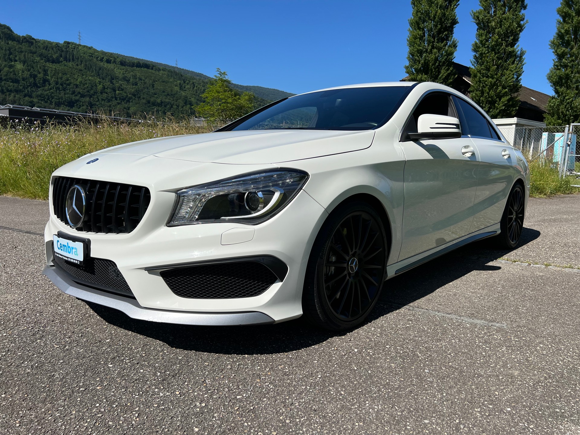 MERCEDES-BENZ CLA 45 AMG 4MATIC "360 PS ALLRAD" FRISCH AB MFK !! VON FRAU GEFAHREN MIT 8 RÄDER.-showroom-element-3