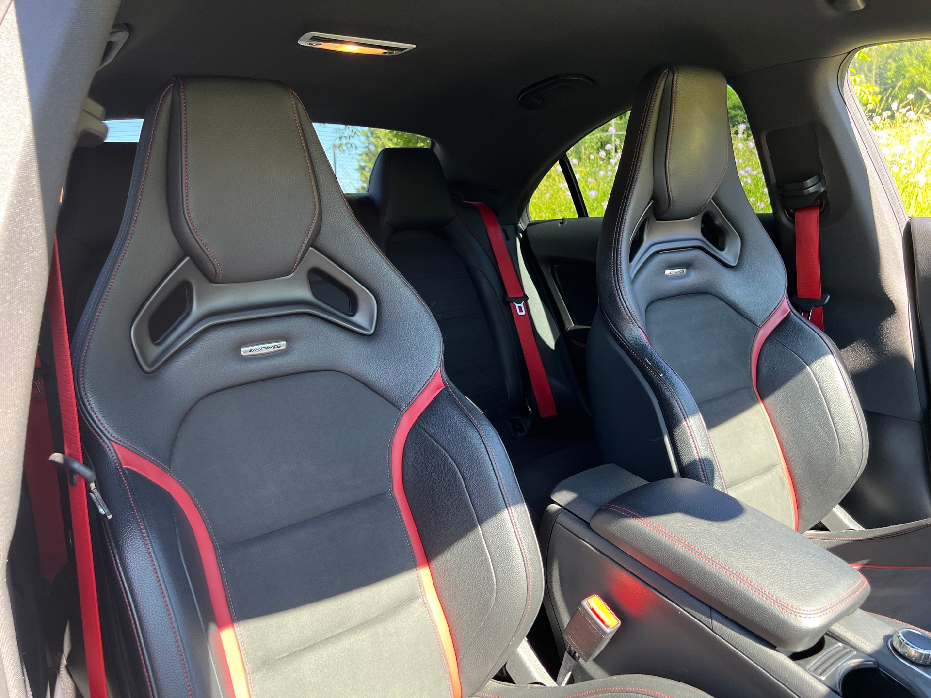 MERCEDES-BENZ CLA 45 AMG 4MATIC "360 PS ALLRAD" FRISCH AB MFK !! VON FRAU GEFAHREN MIT 8 RÄDER.-showroom-element-2