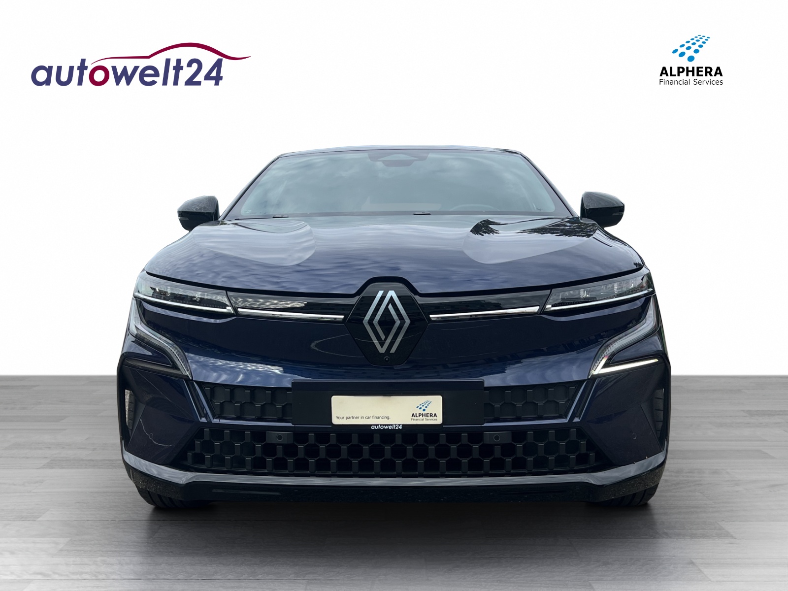 RENAULT Mégane E-TECH EV60 Iconic-showroom-element-1