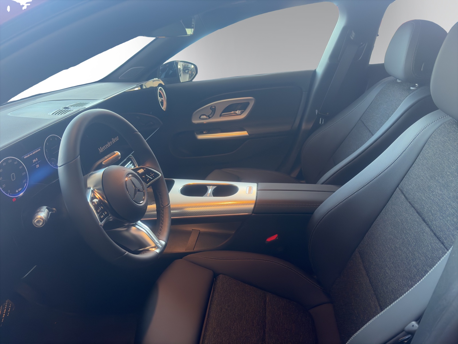 Image MERCEDES-BENZ CLA-200 CLA 200 8G-DCT 4Matic