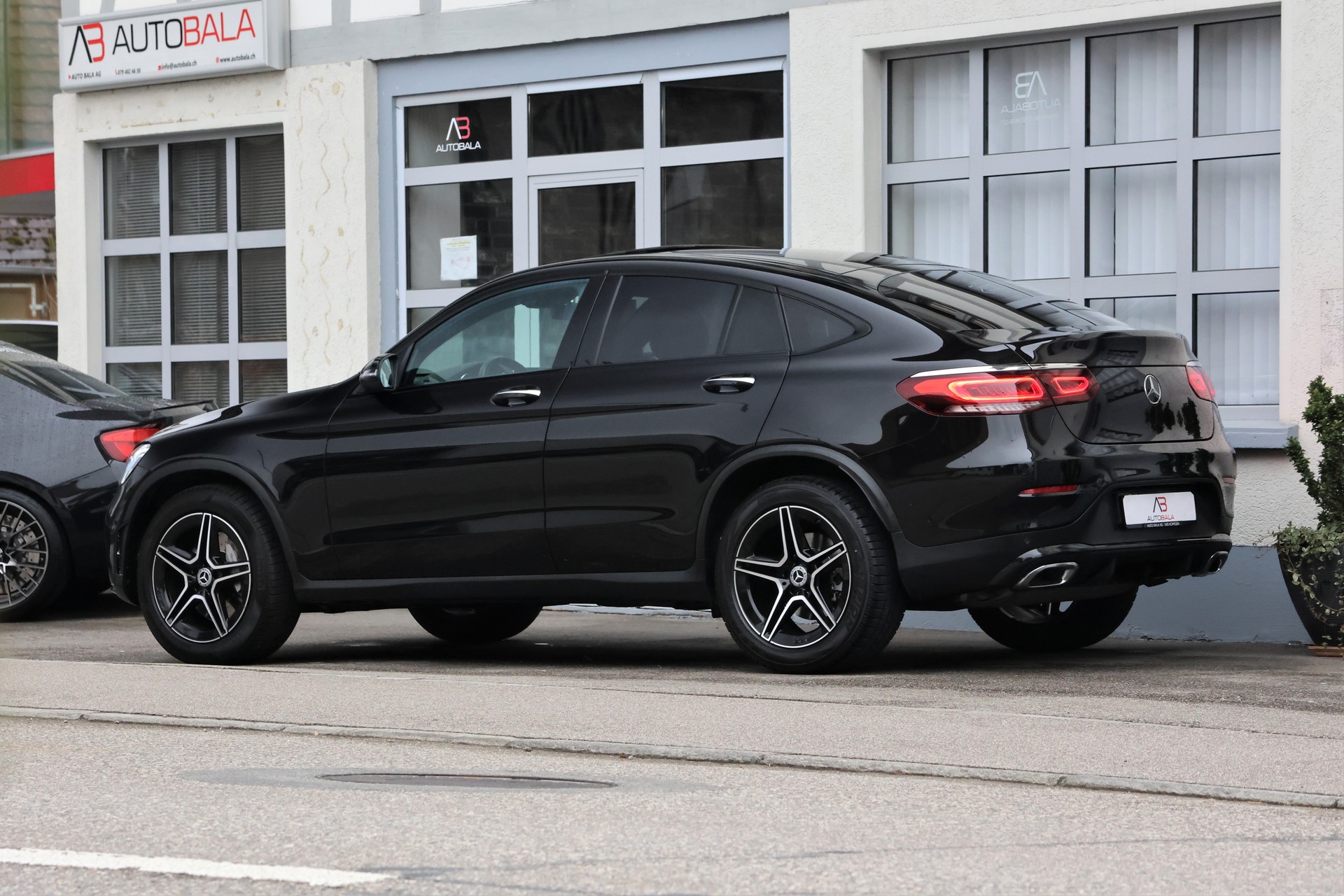 MERCEDES-BENZ GLC Coupé 300 AMG Line 4Matic 9G-Tronic (CH) + 2.4T AHK-showroom-element-3