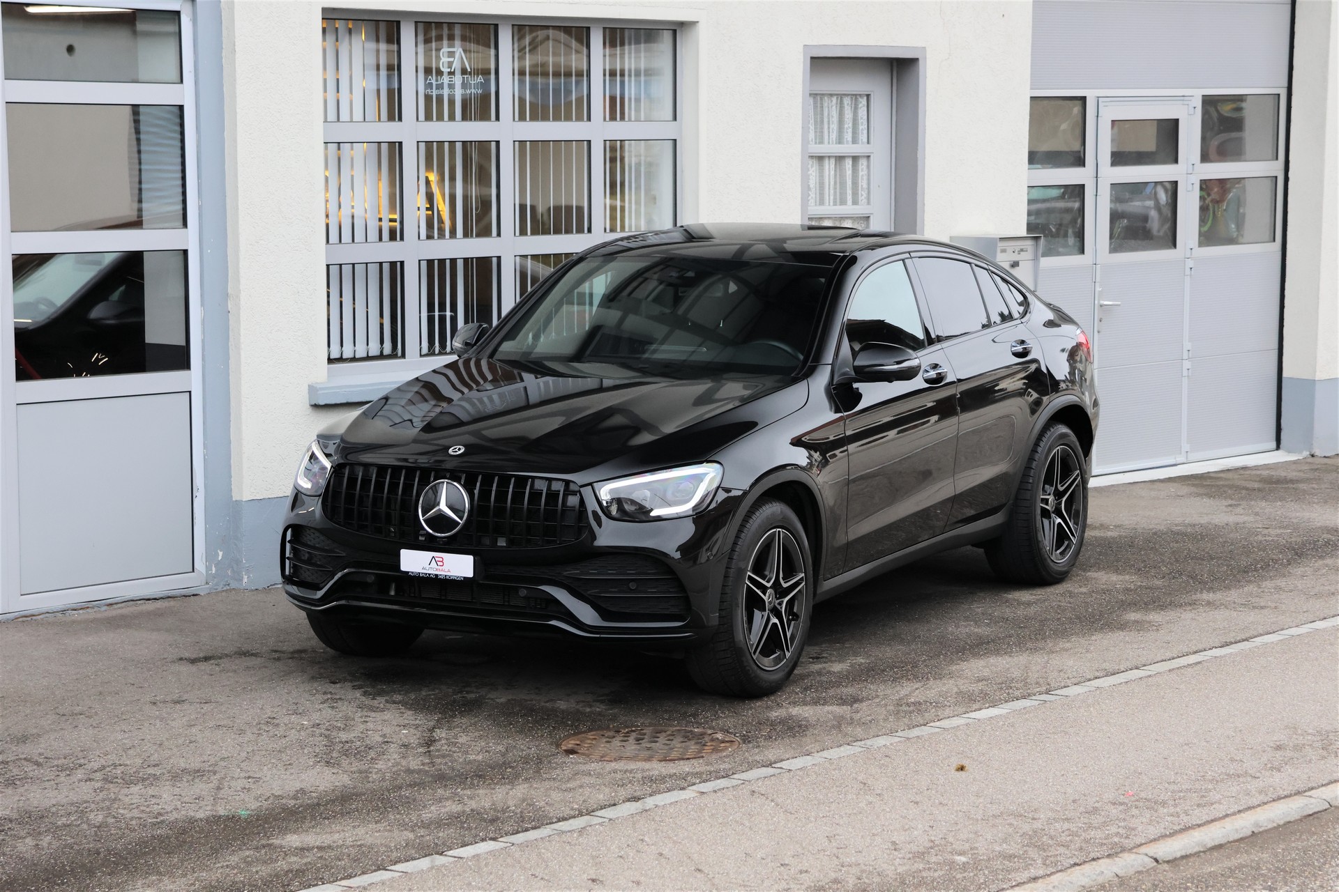 MERCEDES-BENZ GLC Coupé 300 AMG Line 4Matic 9G-Tronic (CH) + 2.4T AHK