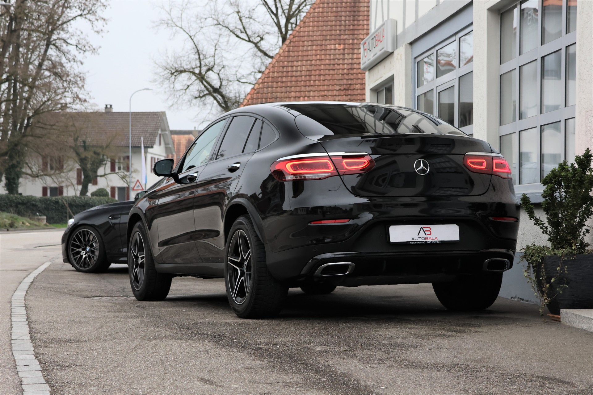 MERCEDES-BENZ GLC Coupé 300 AMG Line 4Matic 9G-Tronic (CH) + 2.4T AHK-showroom-element-2