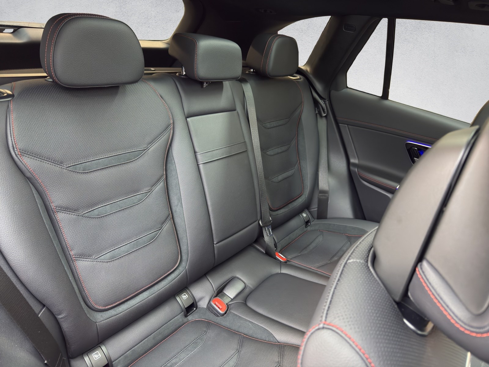 MERCEDES-BENZ GLC 43 AMG 4Matic Executive Edition-image-12