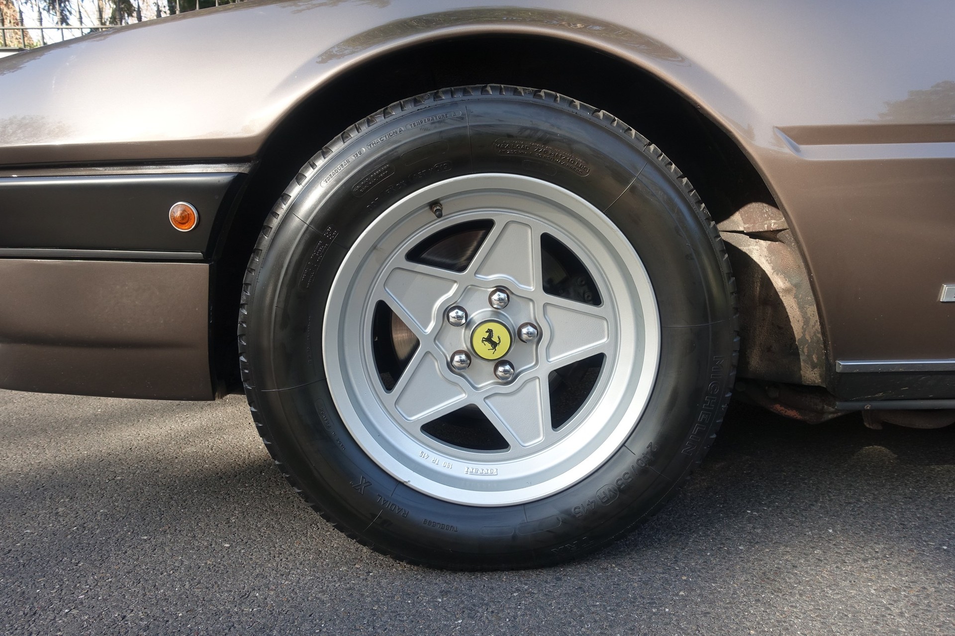 FERRARI 400 Automatica-showroom-element-3