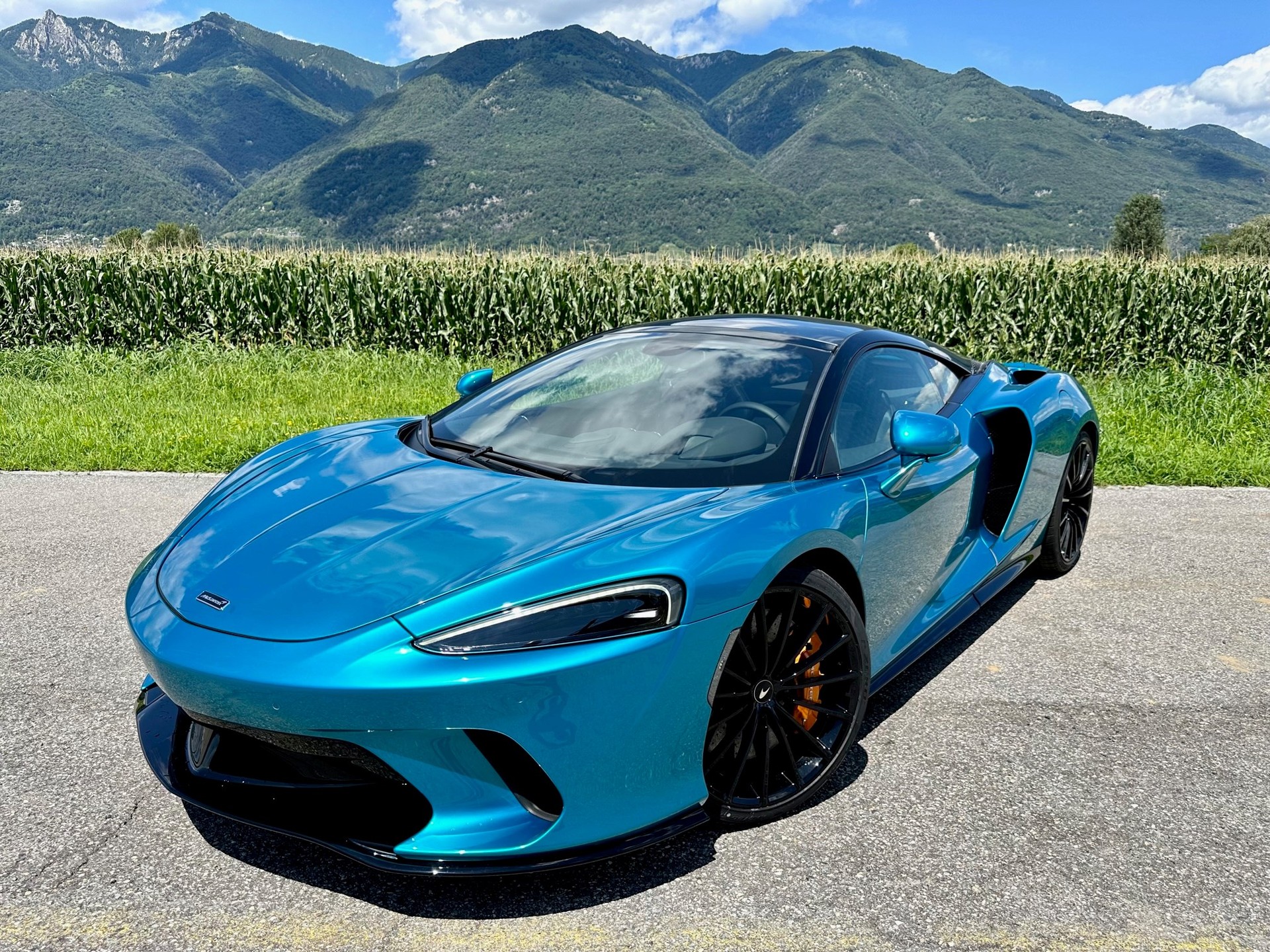 McLAREN GT
