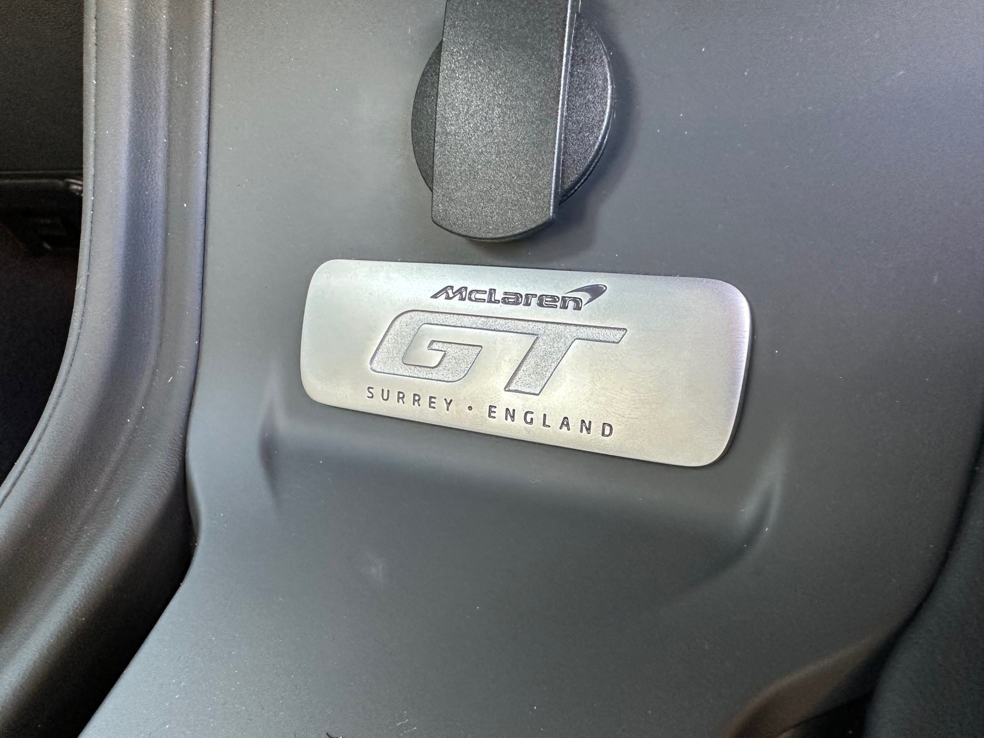McLAREN GT-image-9