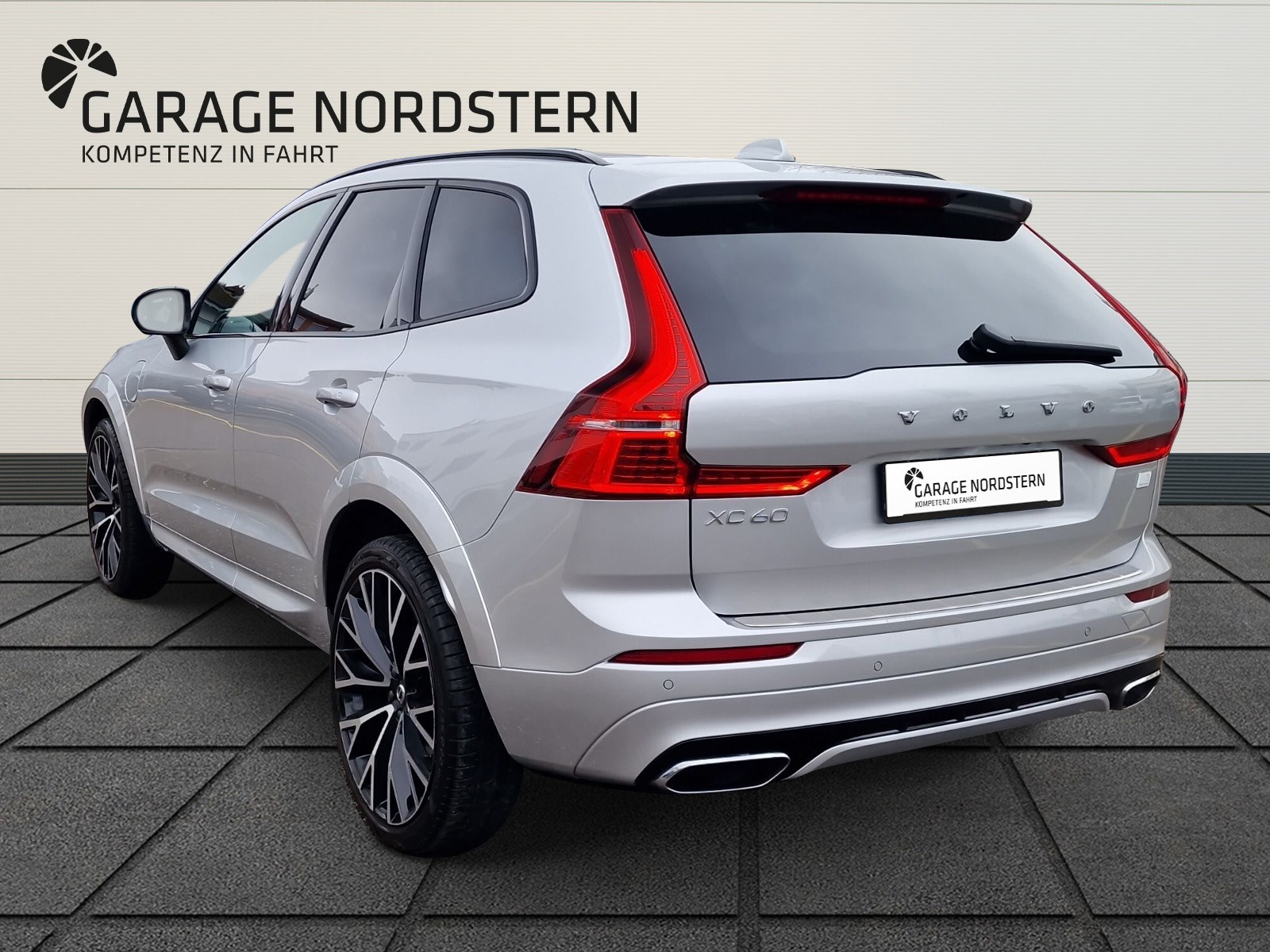 VOLVO XC60 2.0 T6 TE R-Design AWD-showroom-element-2