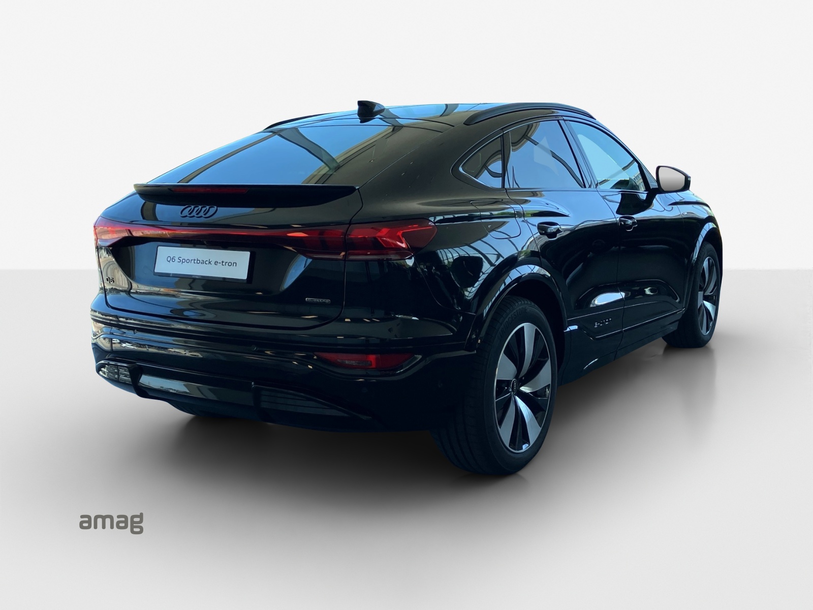 AUDI Q6 Sportback e-tron quattro-image-4