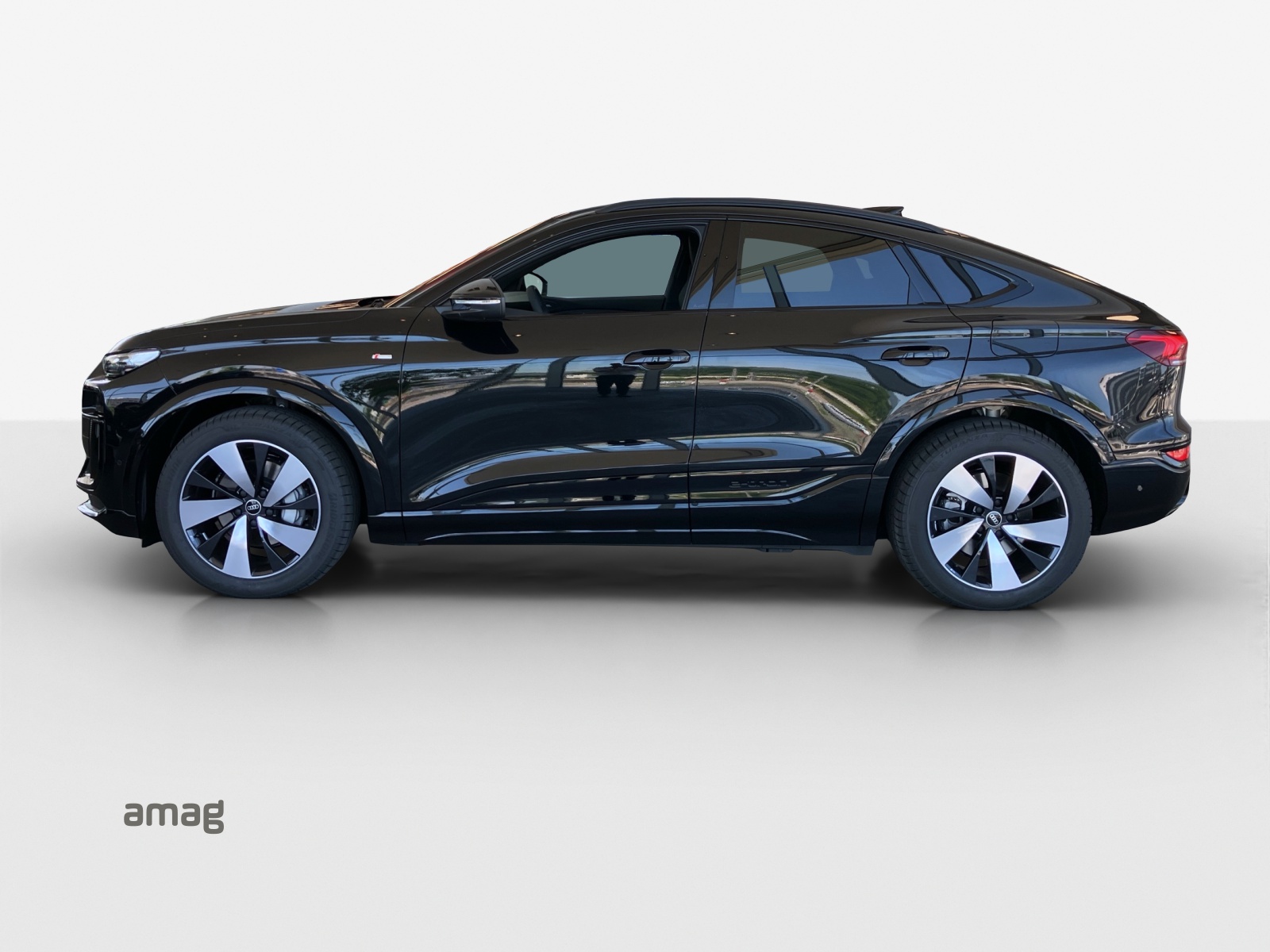 AUDI Q6 Sportback e-tron quattro-image-1