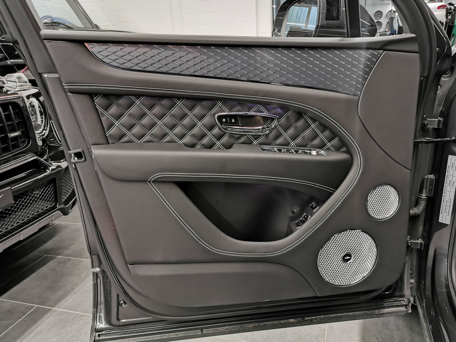 BENTLEY Bentayga V8 FIRST EDITION TRAUM AUSSTATTUNG ALLES SPEZIAL MULLINER 1. HD. SCHMOHL AUSLIEFERUNG-image-14