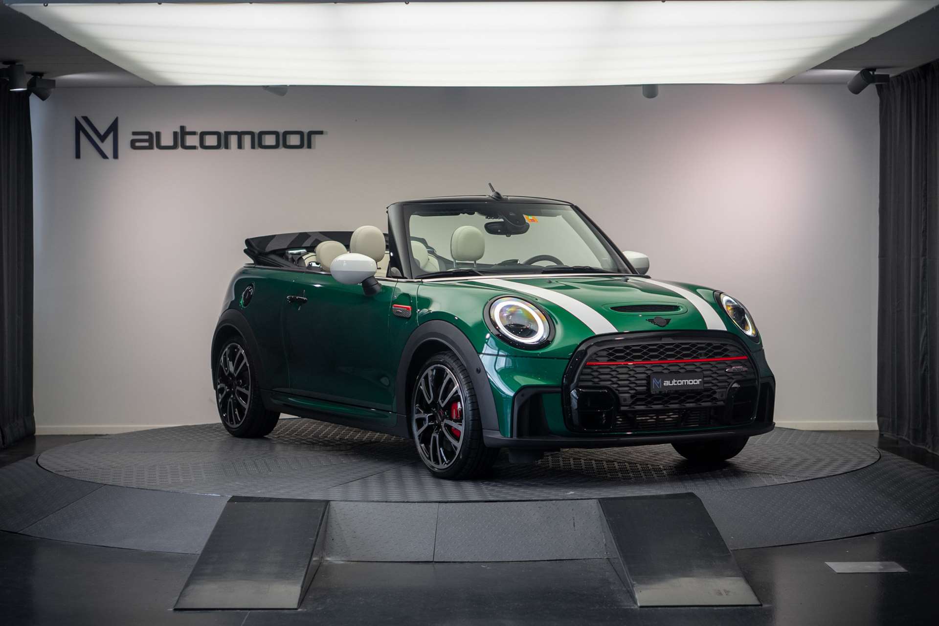 MINI Mini Cooper John Mini Cooper Works Cabriolet *Schaltgetriebe* *British Racing Green* *HuD*-showroom-element-3