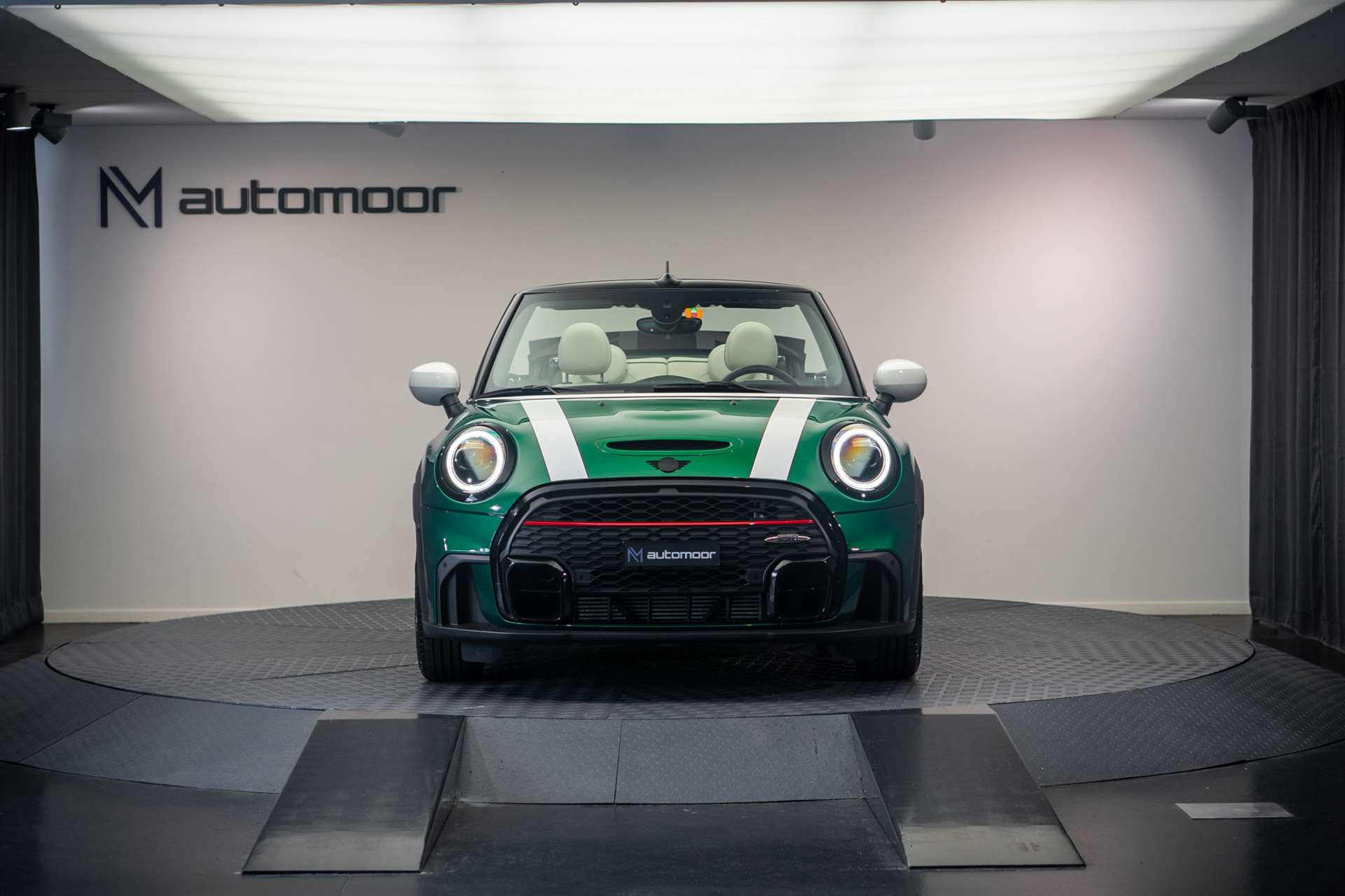 MINI Mini Cooper John Mini Cooper Works Cabriolet *Schaltgetriebe* *British Racing Green* *HuD*-showroom-element-2