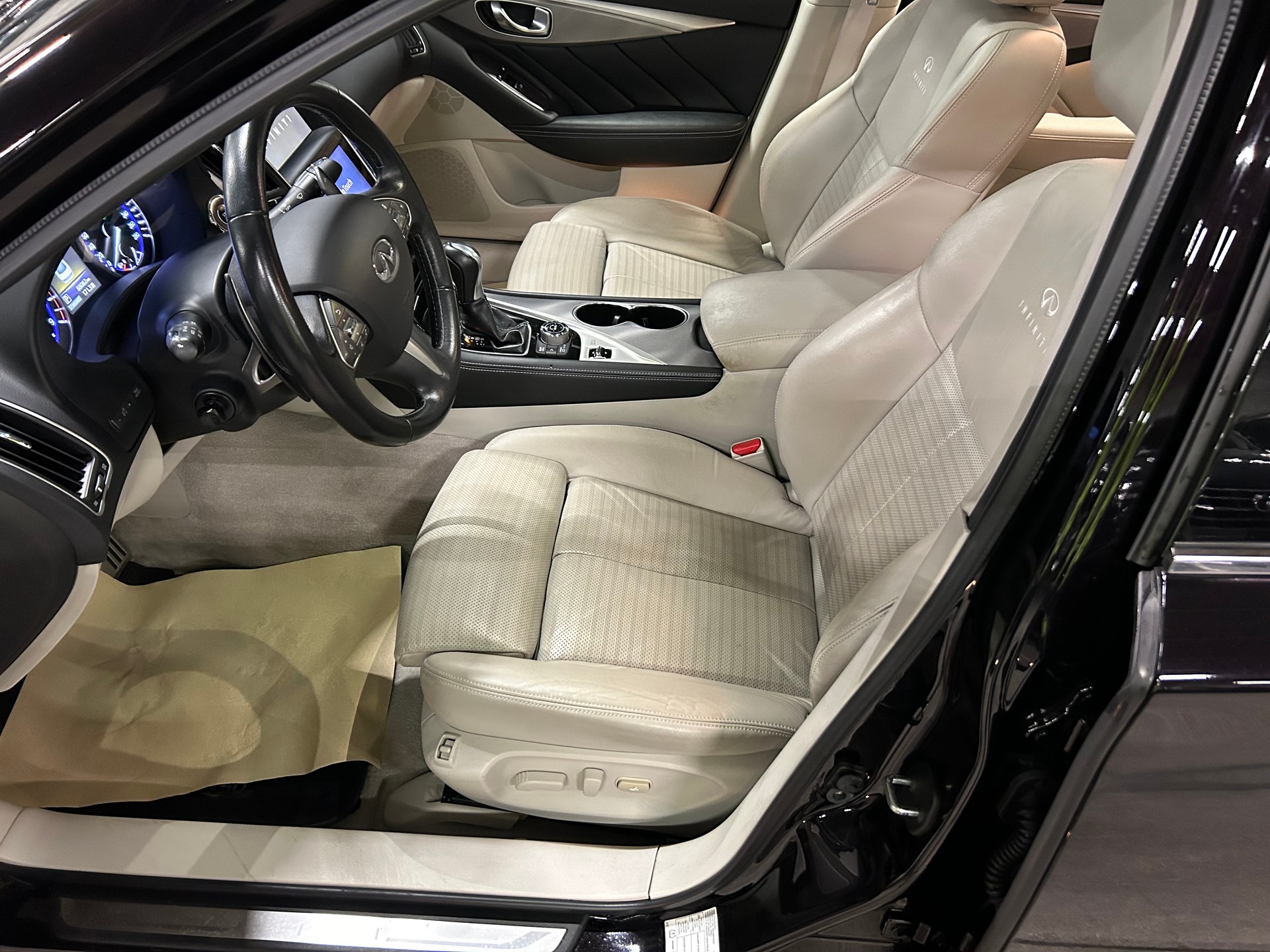 INFINITI Q50S 35h AWD Automatic-image-8