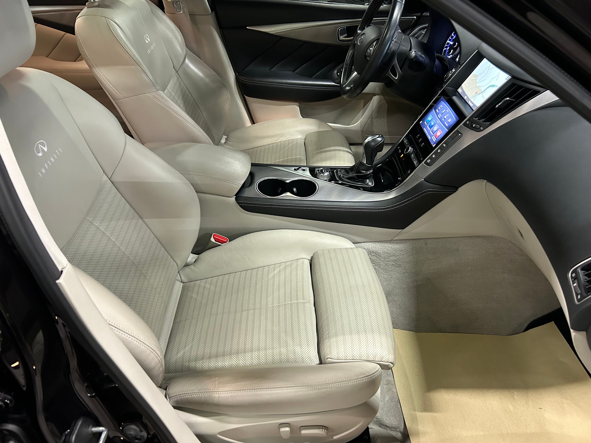 INFINITI Q50S 35h AWD Automatic-image-9