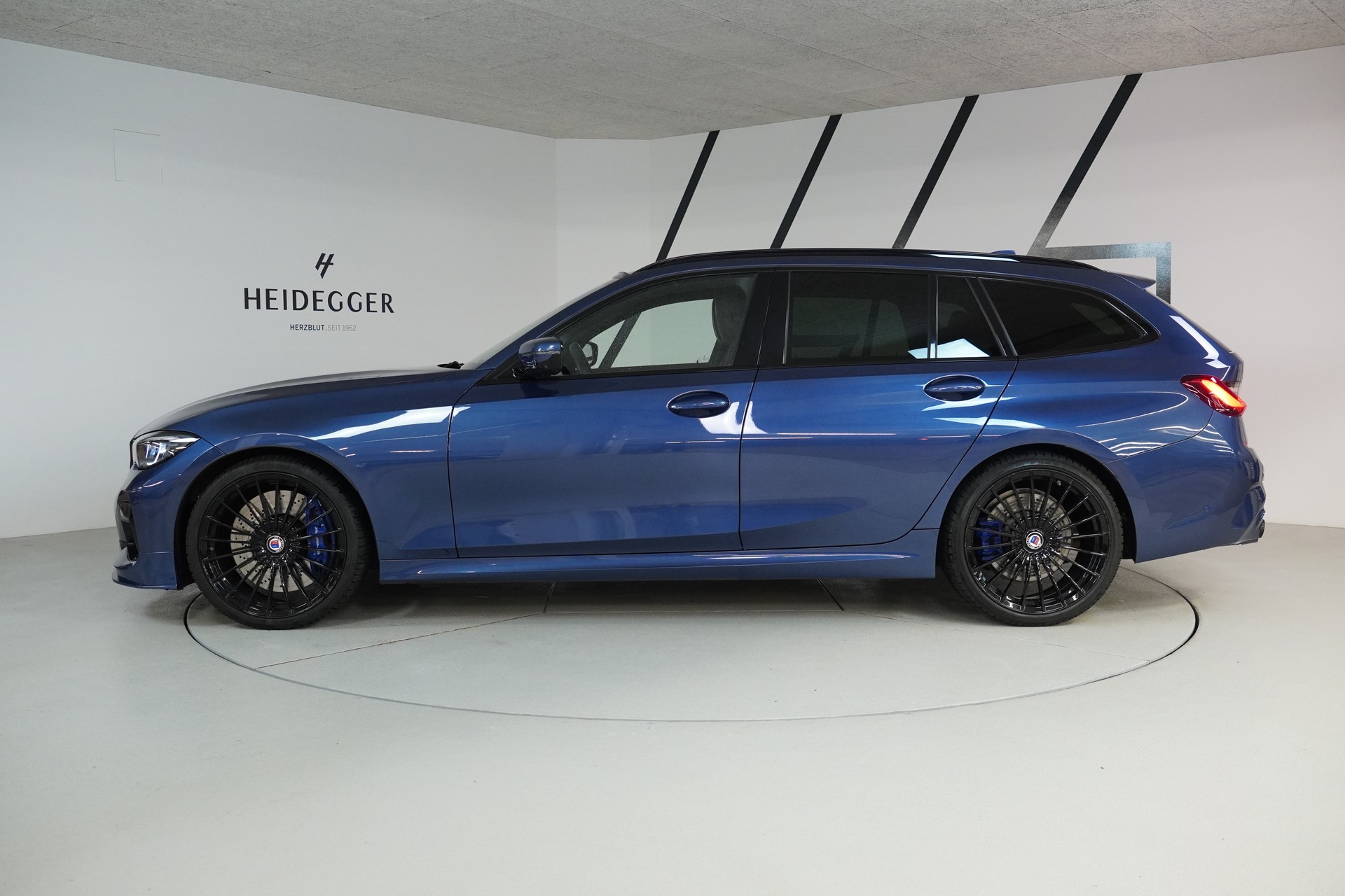 BMW-ALPINA B3 BiTurbo Touring 3.0 xDrive Switch-Tronic-showroom-element-3