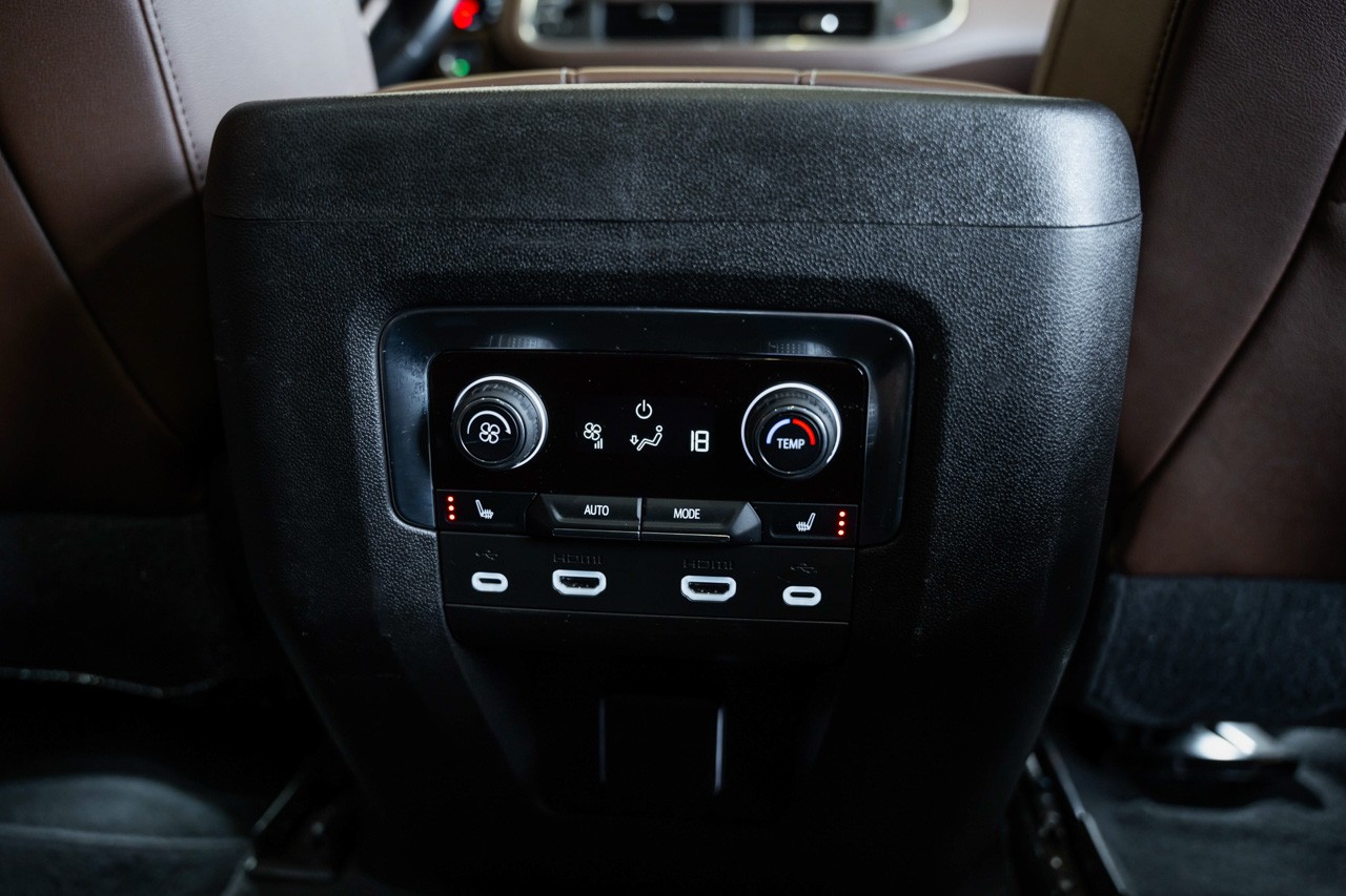 CHEVROLET TAHOE High Country 6.2 AWD-image-26