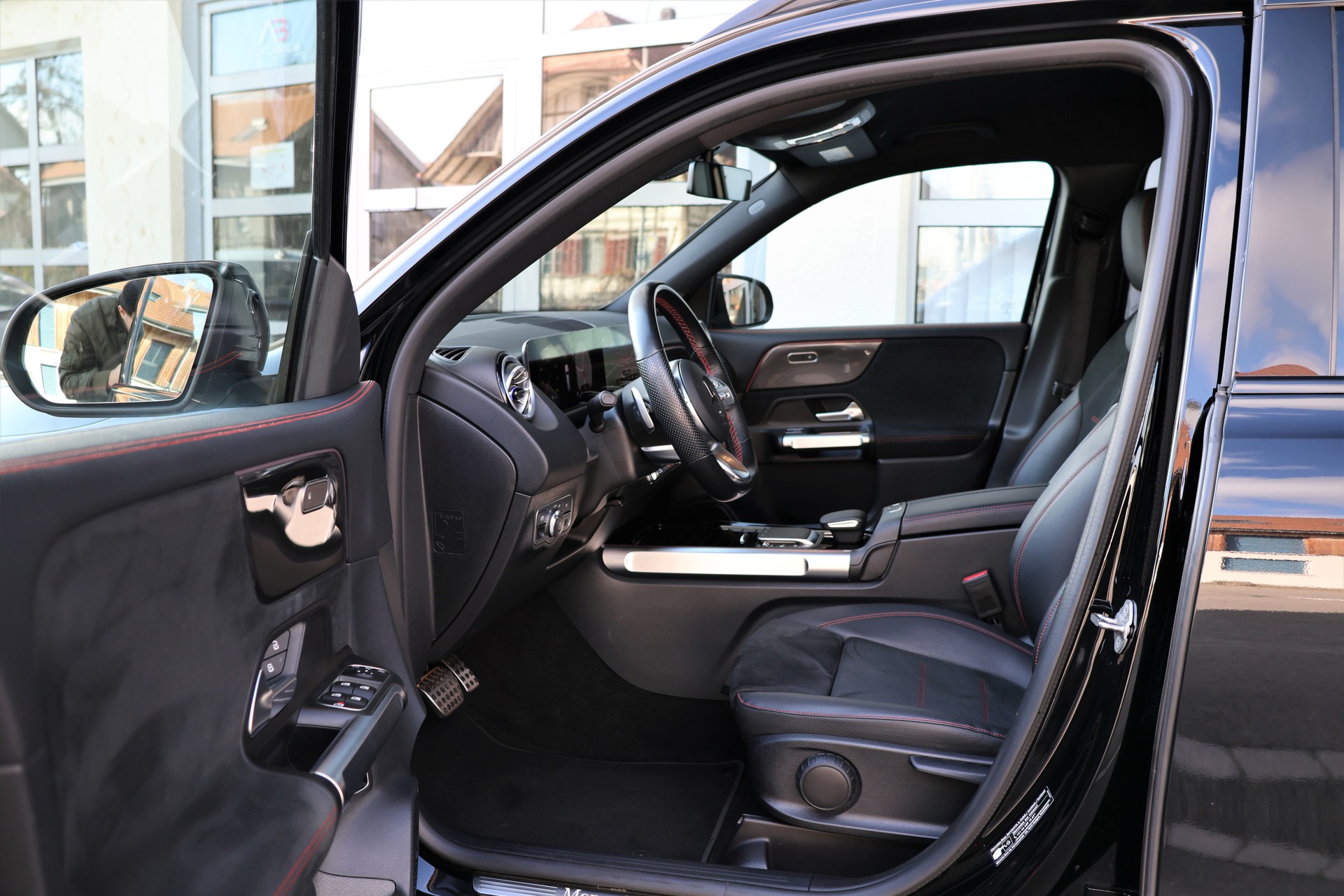 MERCEDES-BENZ GLB 200 4Matic AMG Line 8G-Tronic (CH) MSI+-image-7