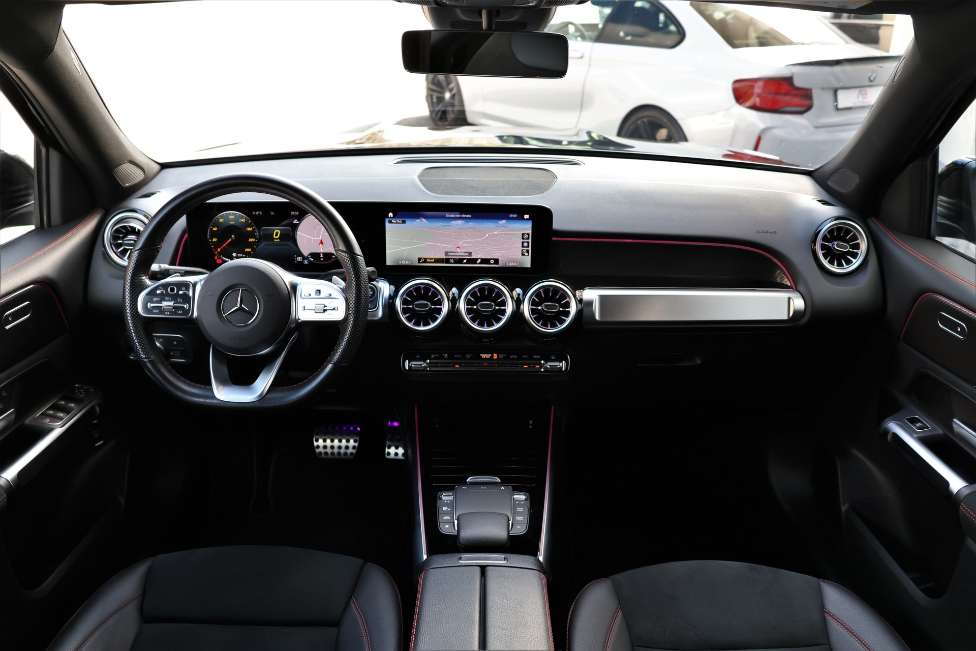 MERCEDES-BENZ GLB 200 4Matic AMG Line 8G-Tronic (CH) MSI+-image-13