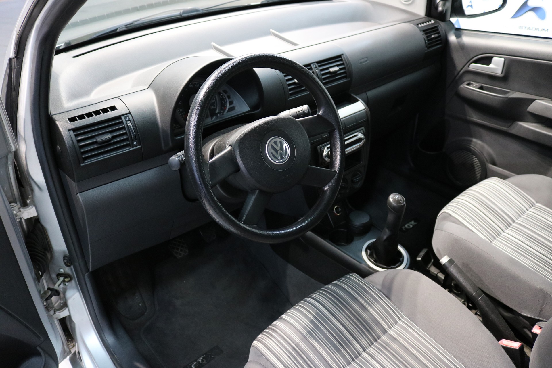 VW Fox 1.2-showroom-element-2