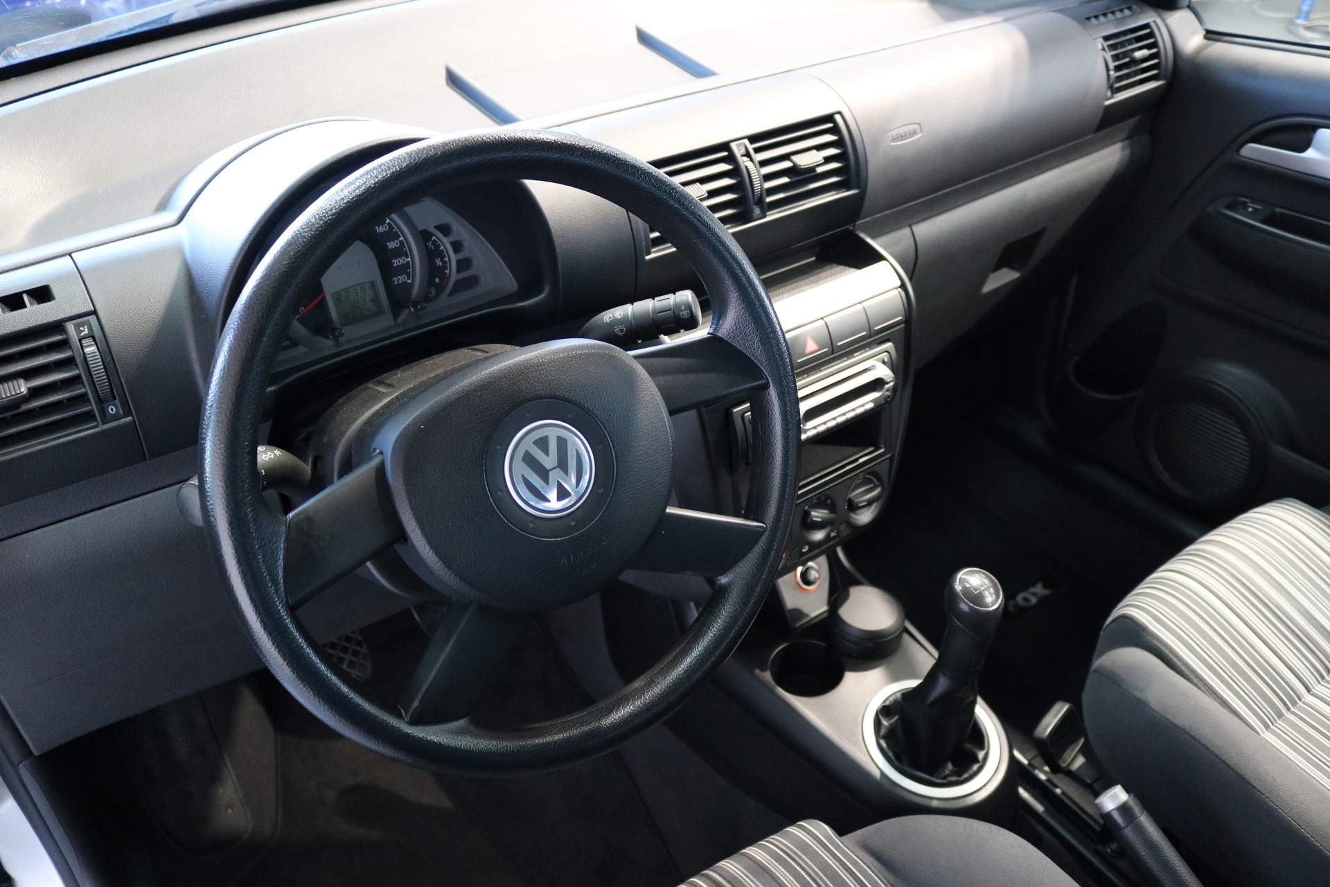 VW Fox 1.2-showroom-element-3