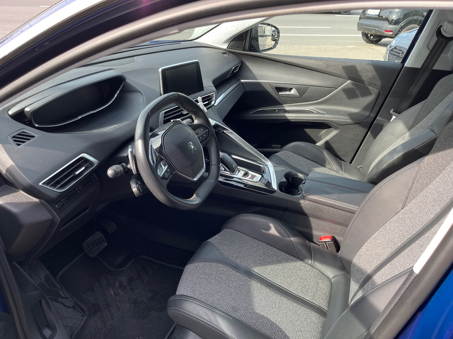 PEUGEOT 3008 1.6 THP Allure EAT-image-6
