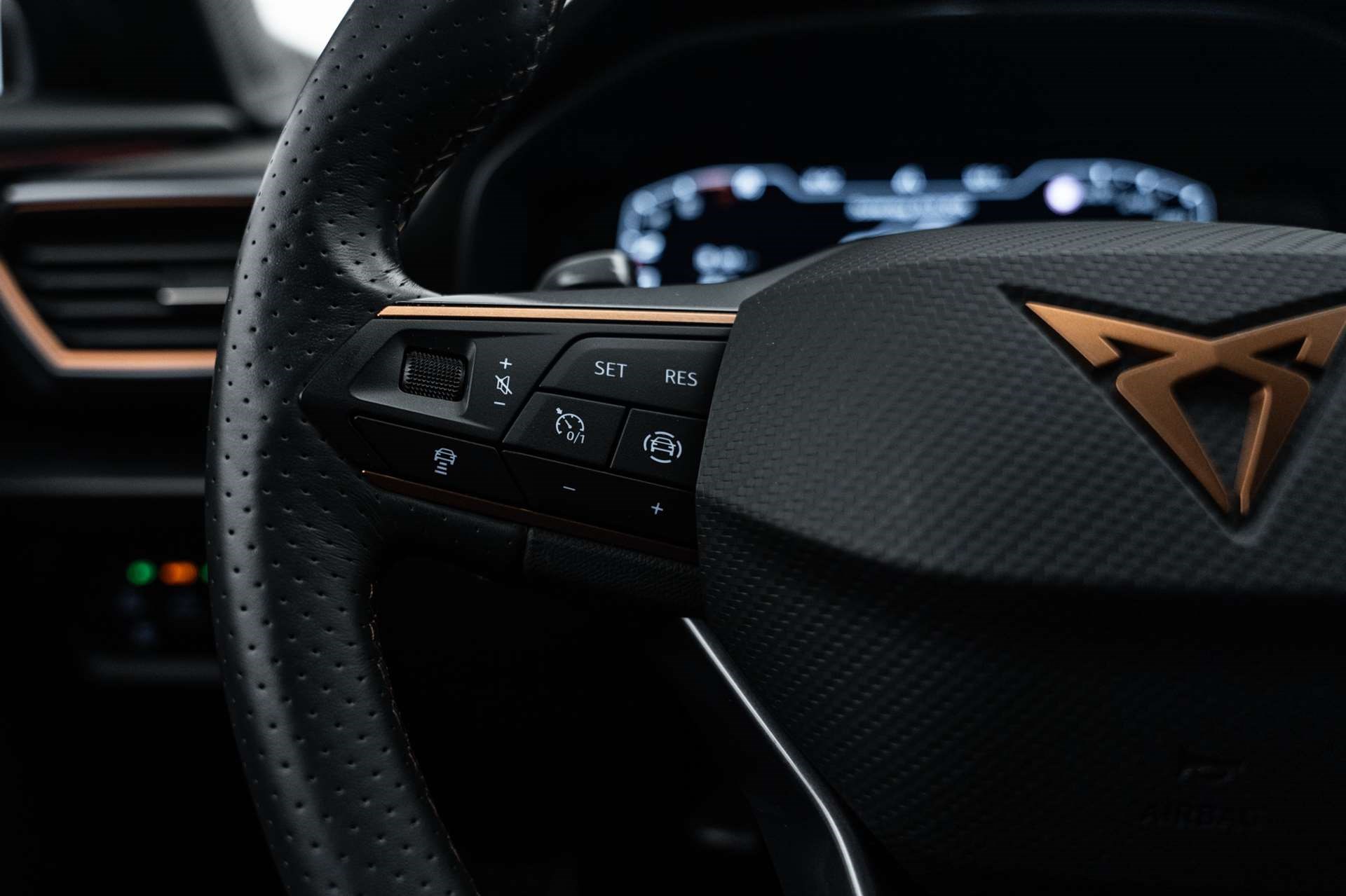 CUPRA Formentor 1.4 e-HYBRID pHEV VZ DSG 245PS-image-17