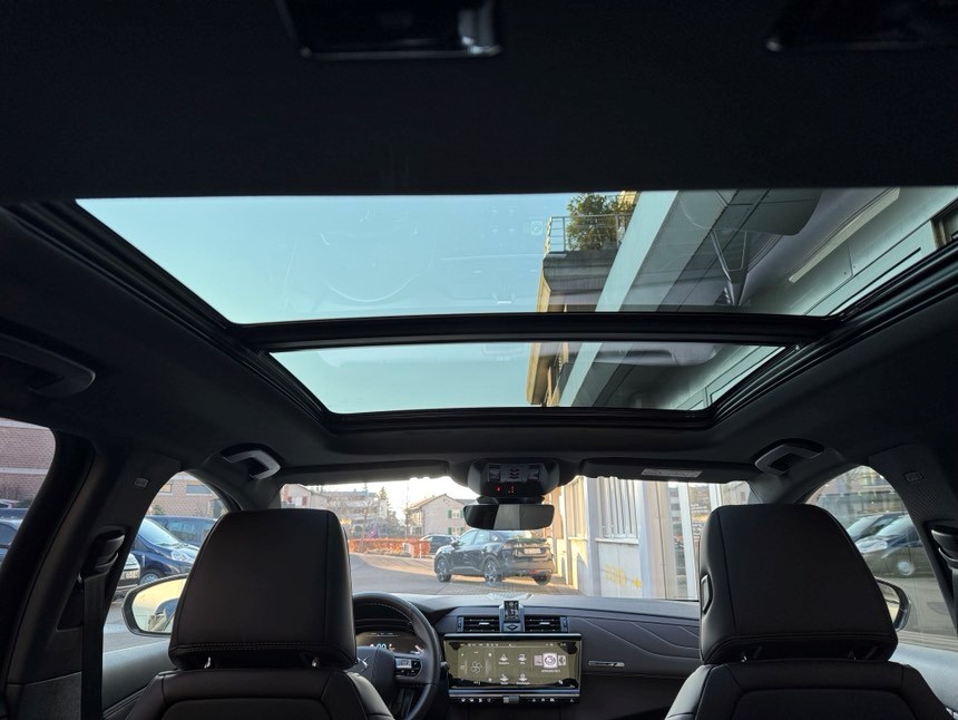 DS AUTOMOBILES DS 7 E-Tense 300 4x4 Saint-Exupery-image-10