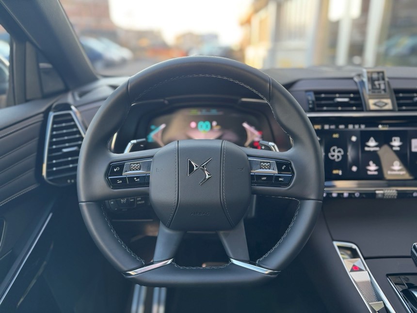 DS AUTOMOBILES DS 7 E-Tense 300 4x4 Saint-Exupery-image-12