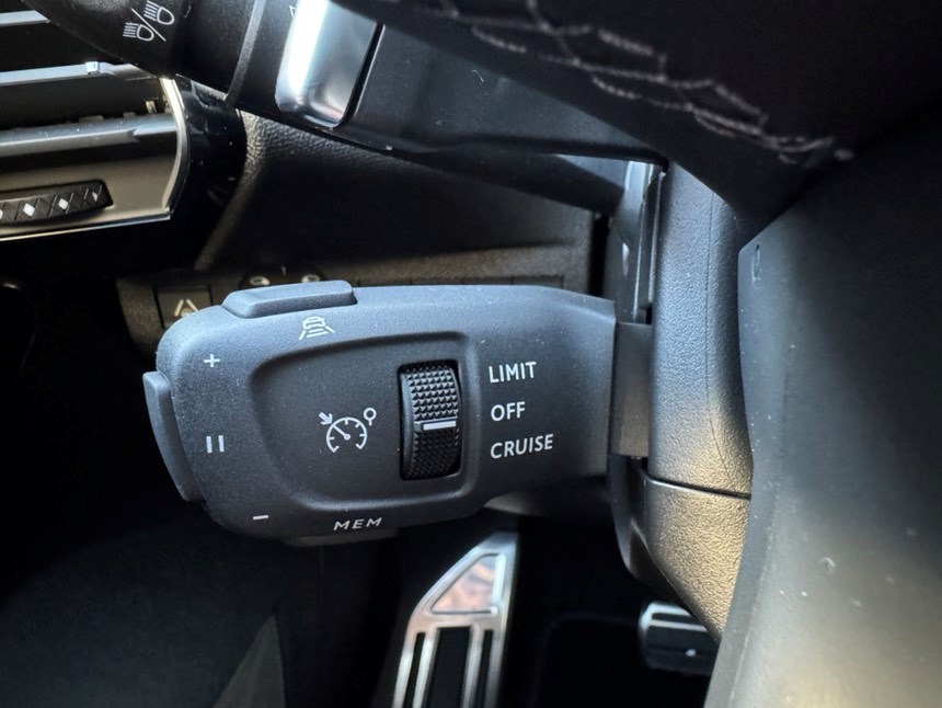 DS AUTOMOBILES DS 7 E-Tense 300 4x4 Saint-Exupery-image-14