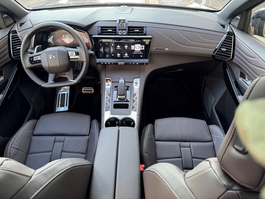 DS AUTOMOBILES DS 7 E-Tense 300 4x4 Saint-Exupery-image-4