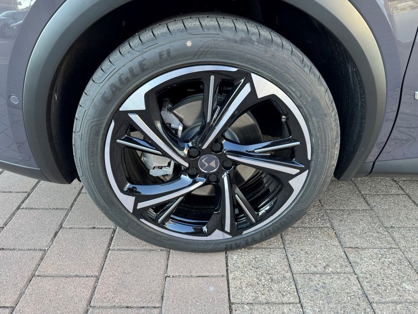DS AUTOMOBILES DS 7 E-Tense 300 4x4 Saint-Exupery-image-9