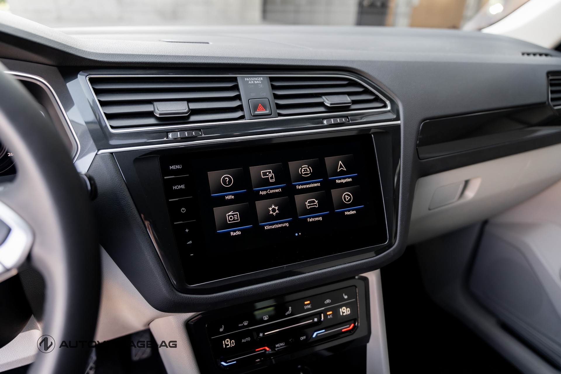 VW Tiguan 2.0 TDI SCR Elegance 4Motion DSG CH-Fz-image-11
