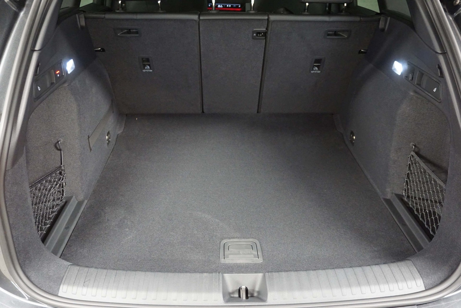 AUDI Q6 e-tron quattro-image-12