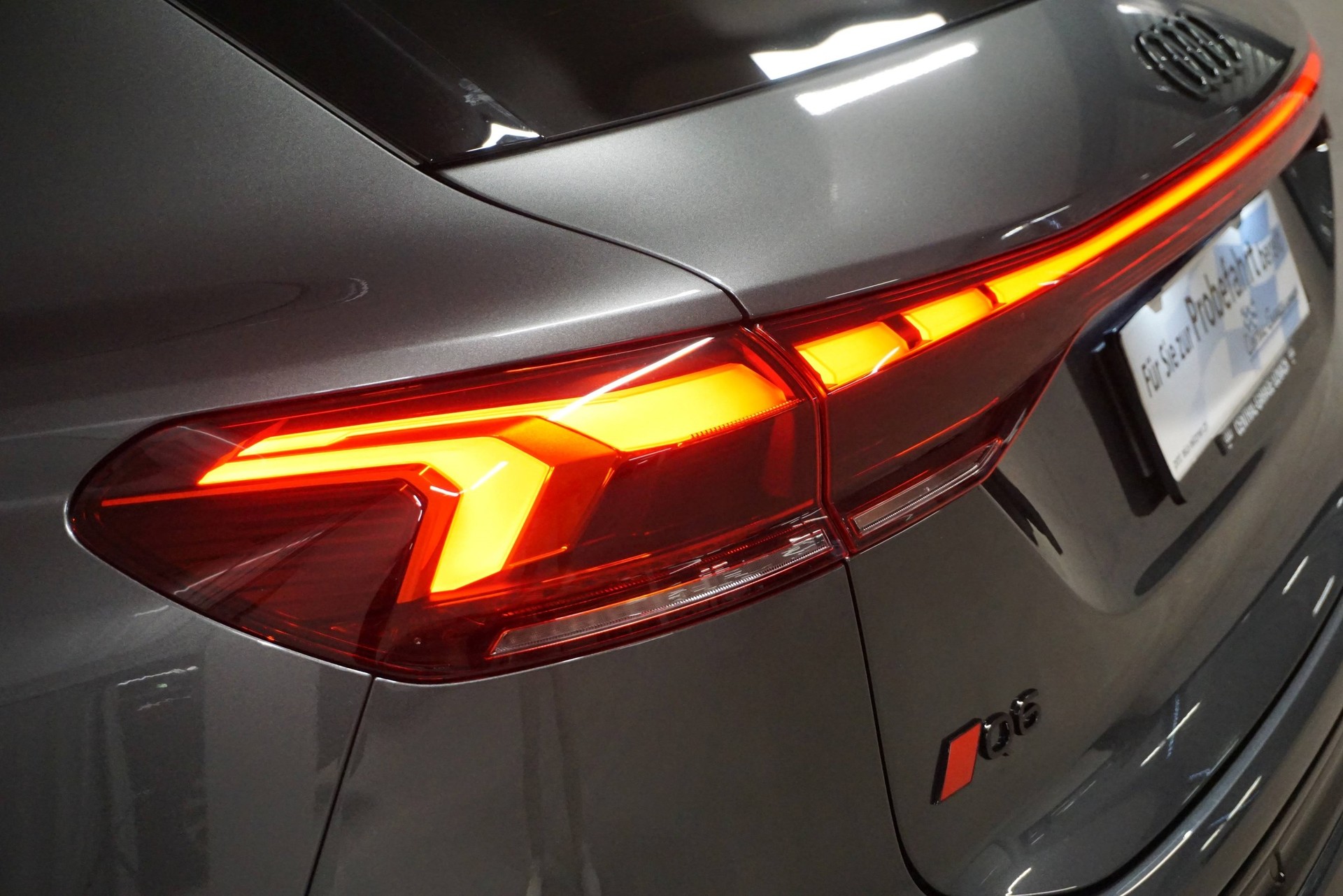 AUDI Q6 e-tron quattro-image-4