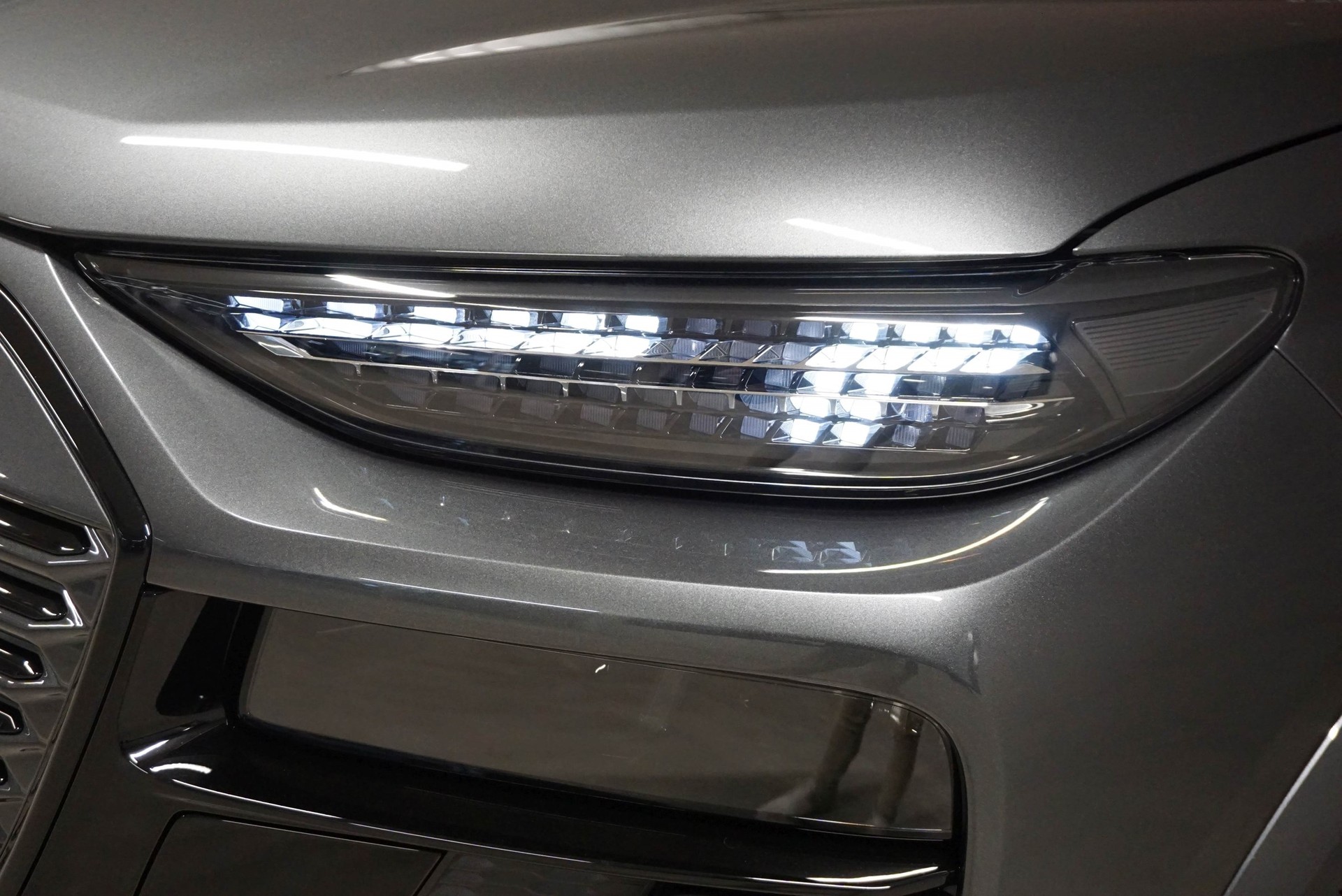 AUDI Q6 e-tron quattro-image-6