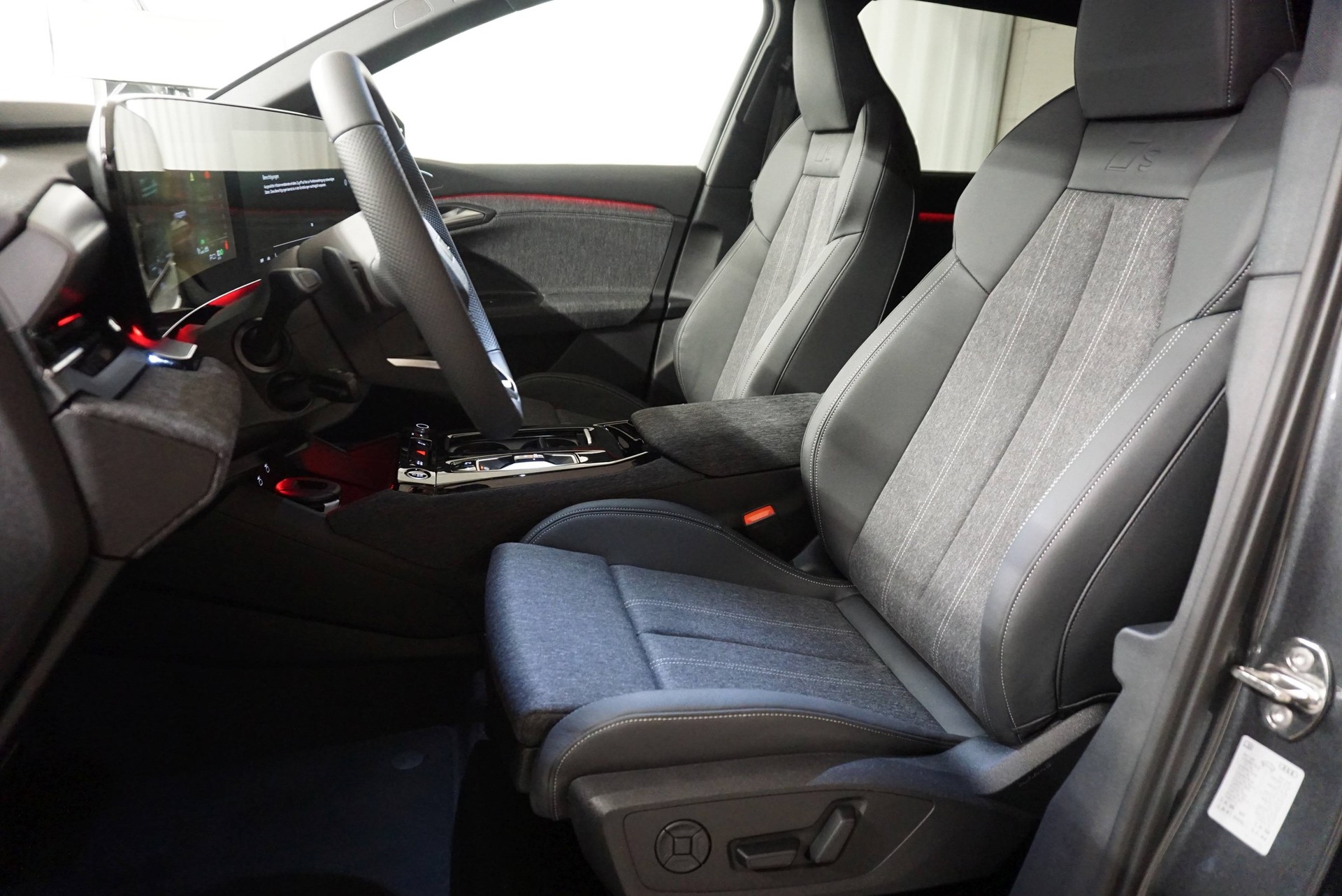 AUDI Q6 e-tron quattro-image-7