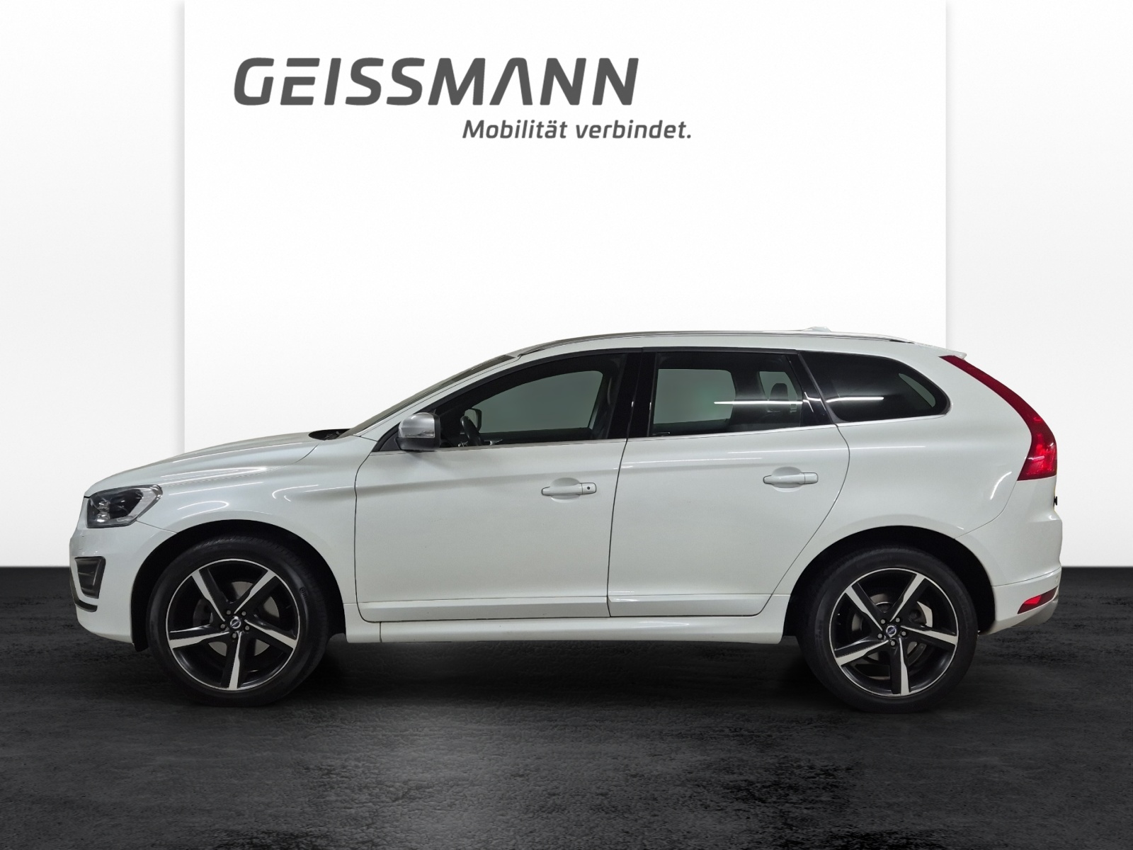 VOLVO XC60 2.4 D4 Summum AWD R-Design R-Design-showroom-element-2