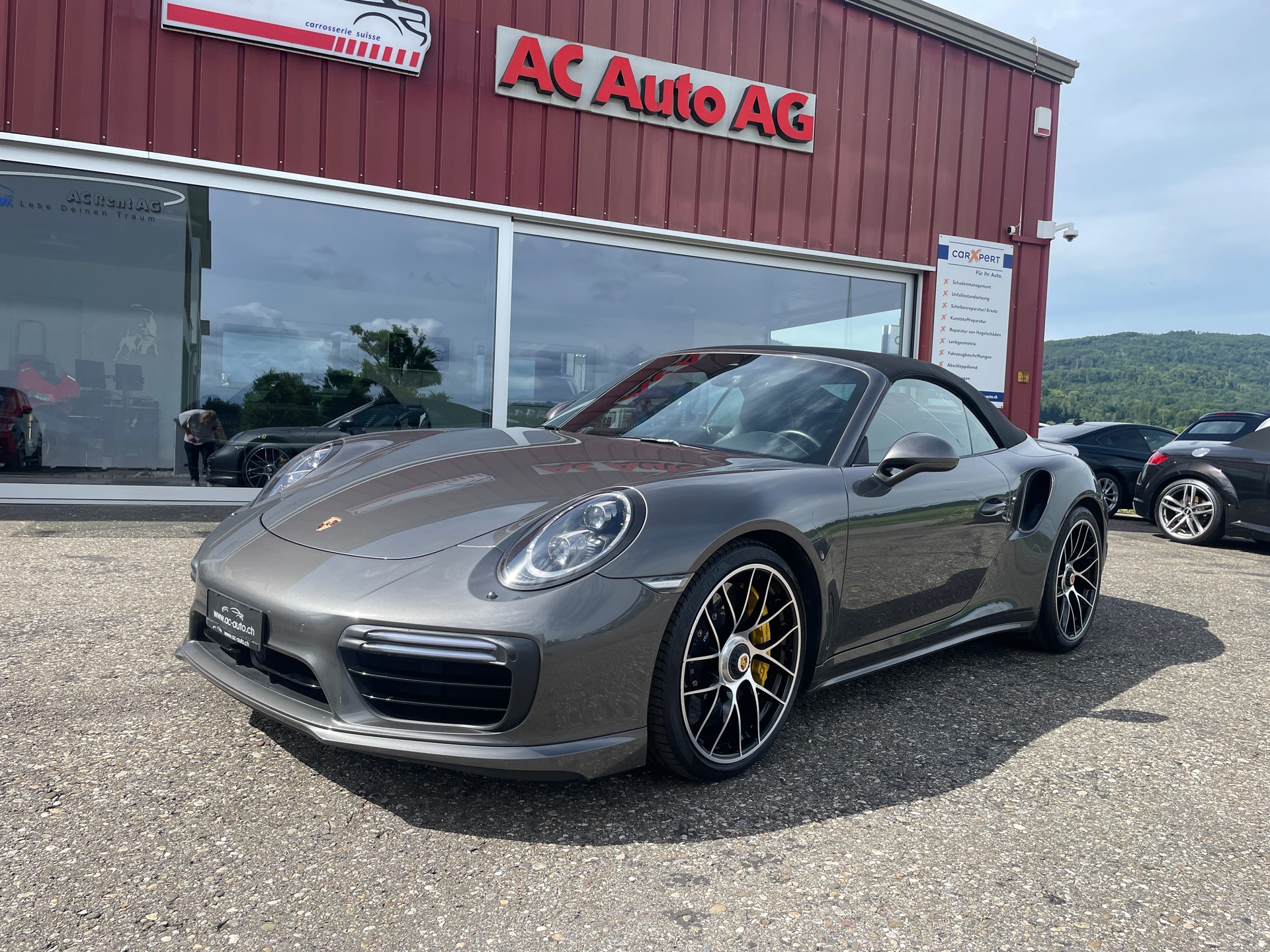 PORSCHE 911 Turbo S Cabrio PDK-showroom-element-3