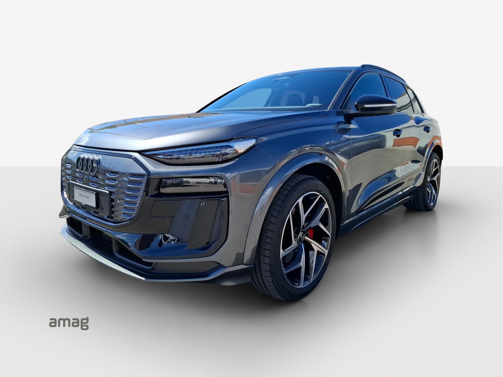 AUDI Q6 e-tron quattro